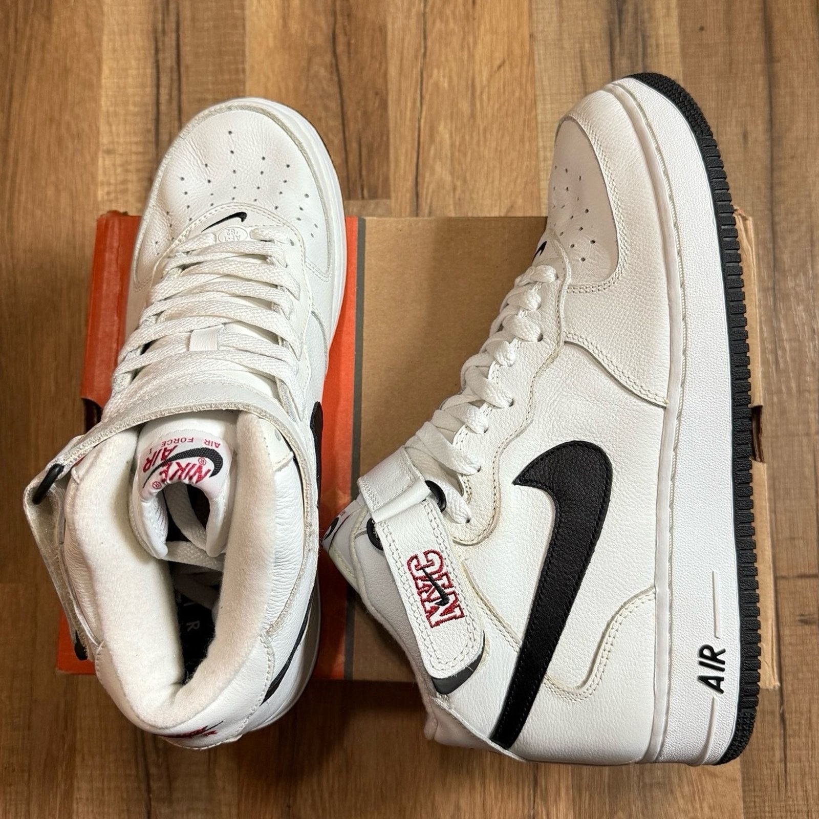 Nike 2003 Nike Air Force 1 Mid NYC White Black Varsity Red Size US 11 / EU 44 - 2 Thumbnail