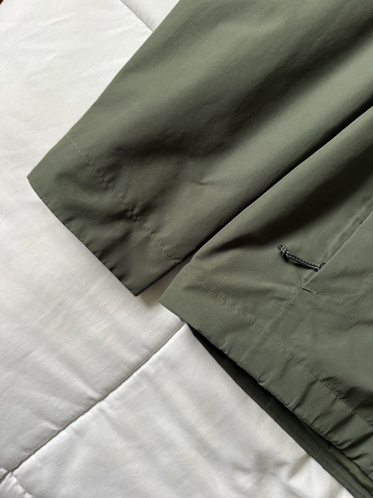Salomon Salomon Men's Olive Windbreaker Size US L / EU 52-54 / 3 - 3 Thumbnail