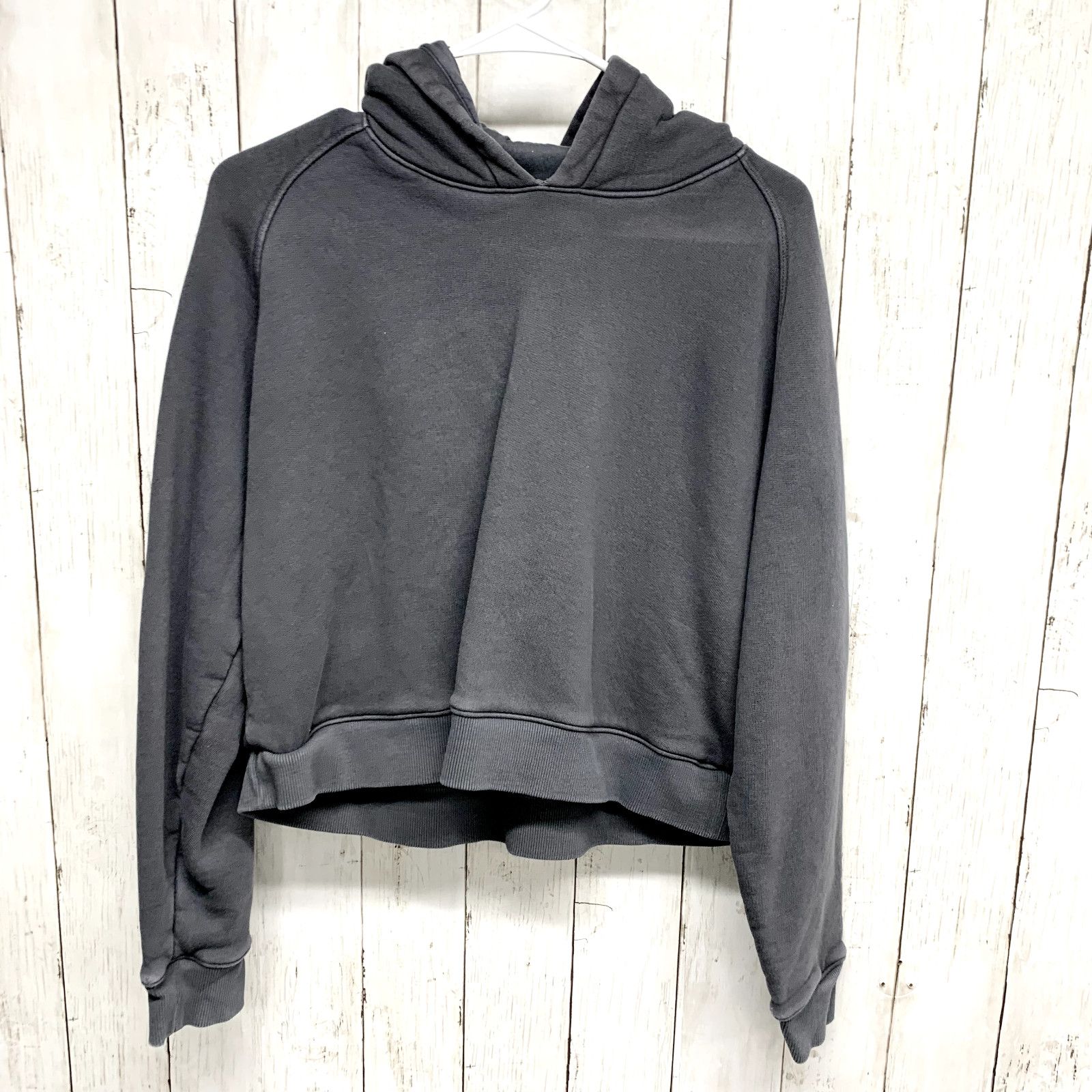 Outdoor Voices Outdoor Voices Sweater Medium Cropped Hooded Long Sleeve Size M / US 6-8 / IT 42-44 - 1 Thumbnail