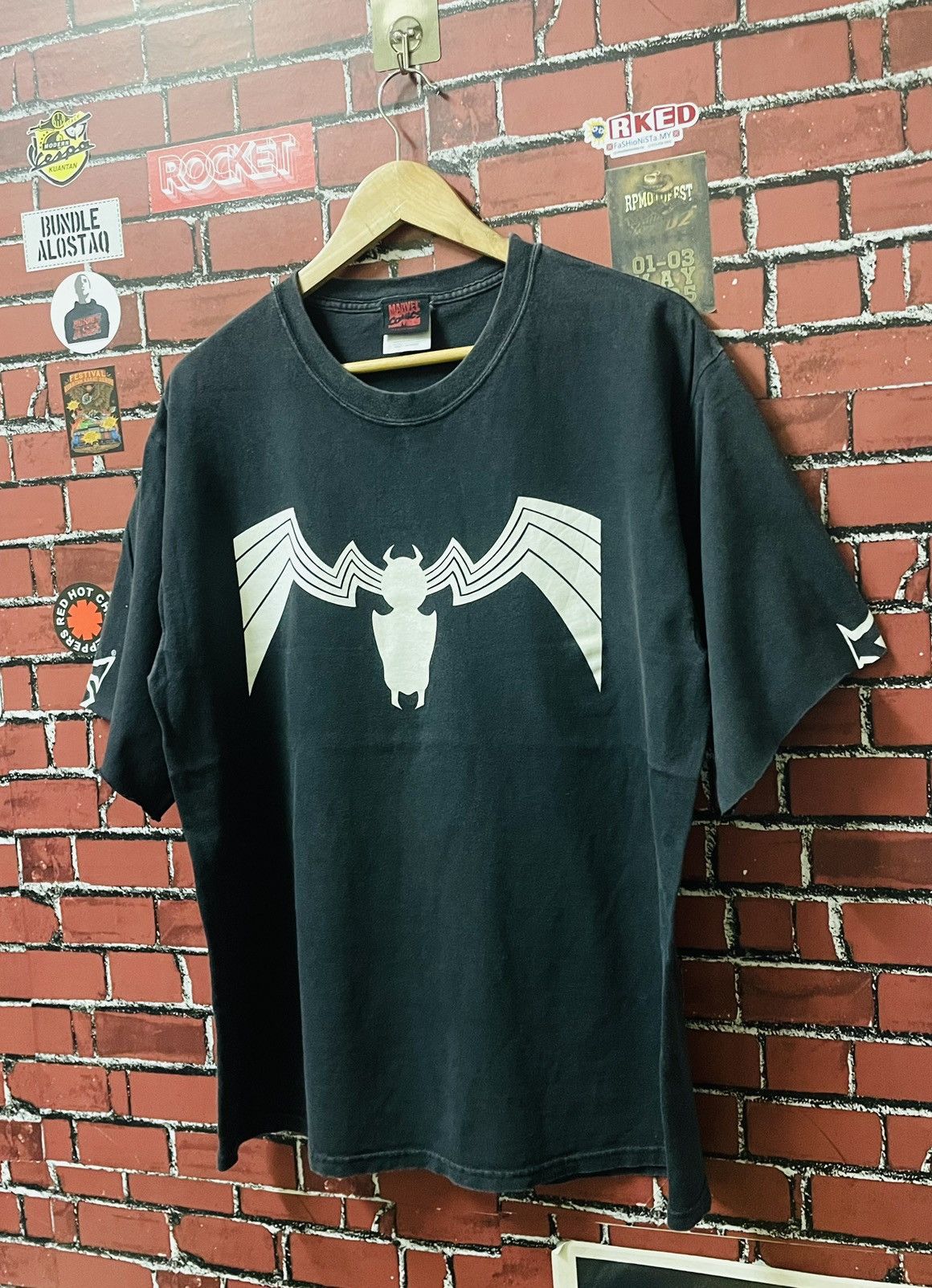 Marvel Comics VINTAGE MARVEL COMICS VENOM SPIDER EMBLEM TEE Size US L / EU 52-54 / 3 - 3 Thumbnail