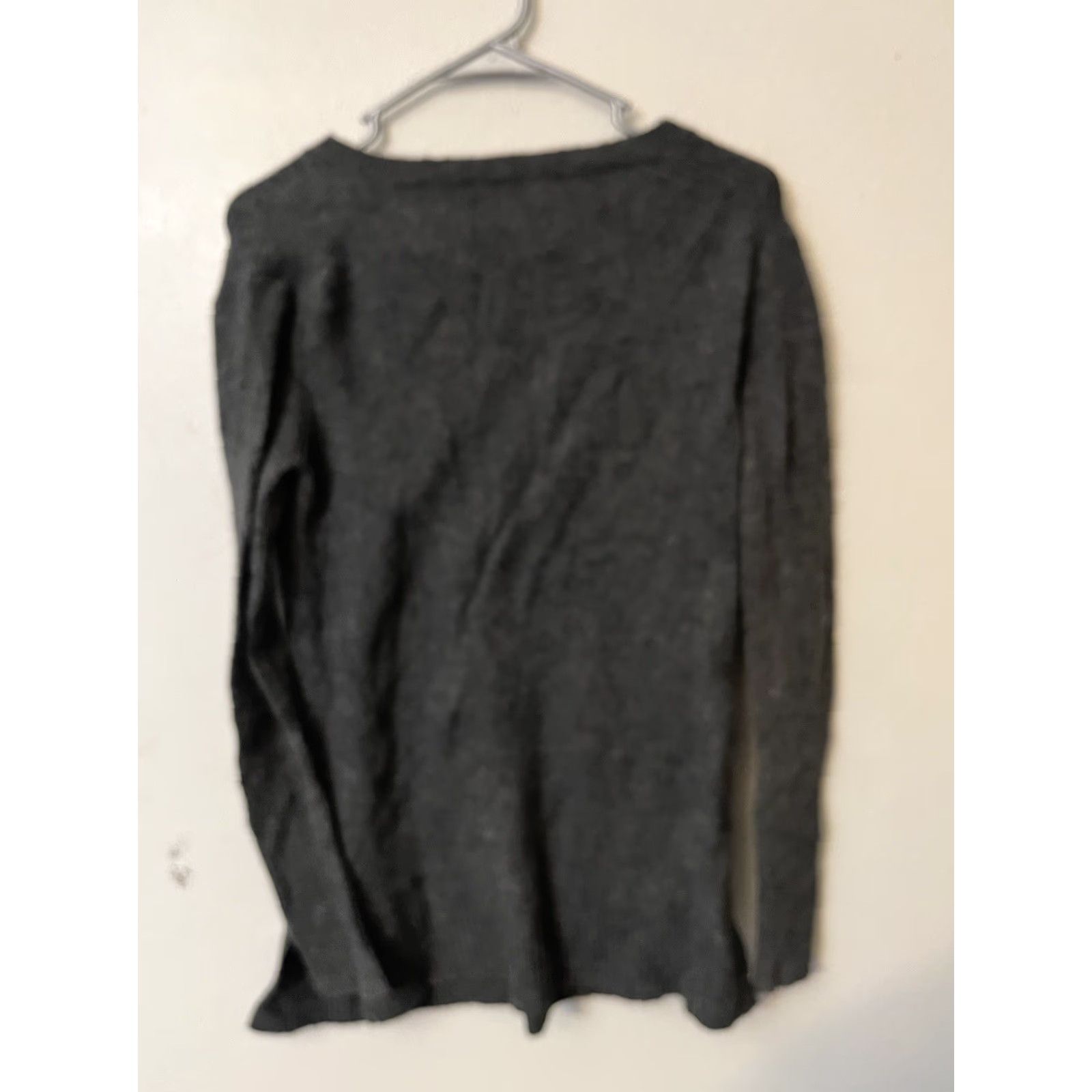 J.Crew J.Crew V-Neck Front-Pocket Tunic Sweater in Supersoft Yarn Gray XS/2XS Women's Knit Pockets Vintage? Wait—no N/A. Size XXS / US 00 / IT 34 - 3 Thumbnail