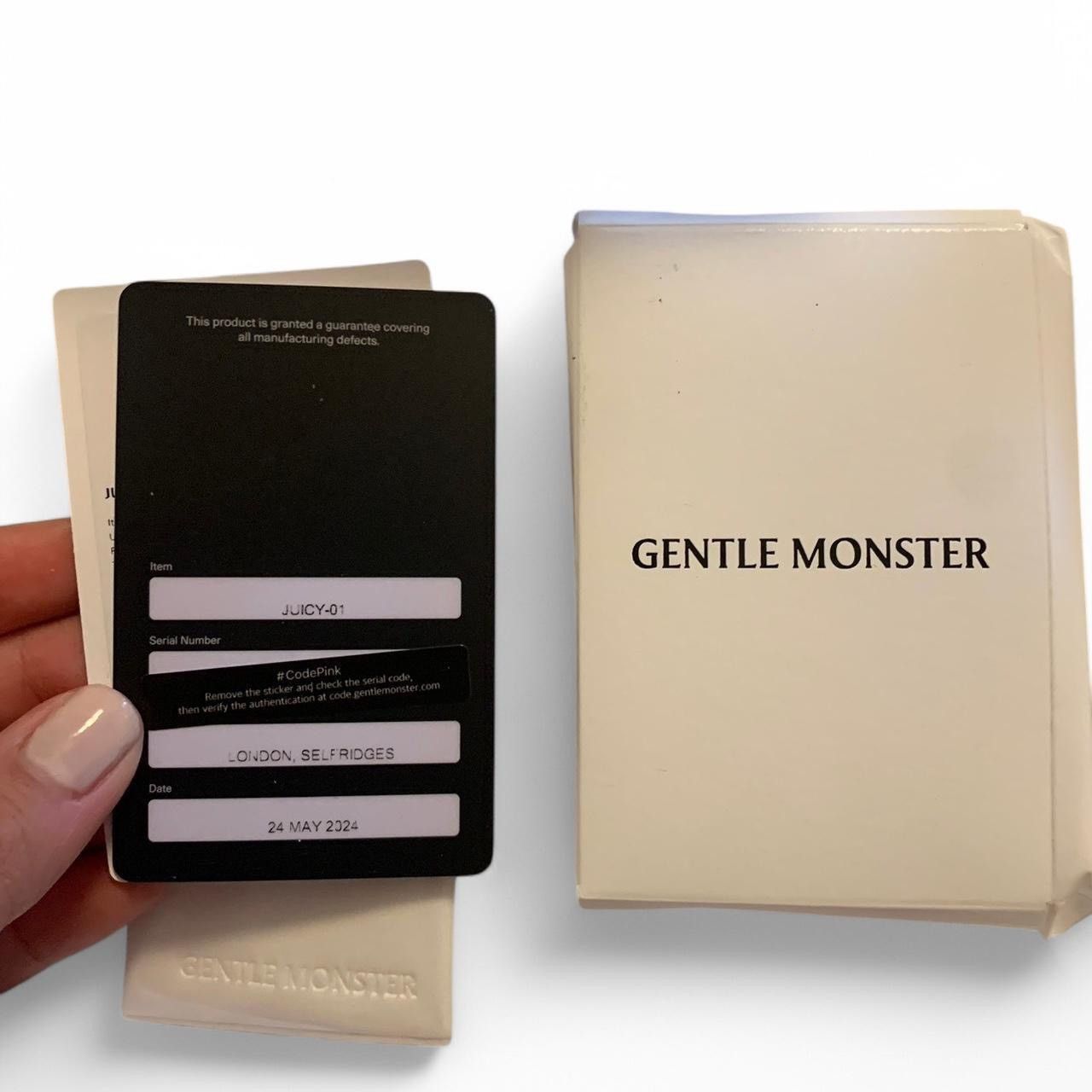 Gentle Monster Gentle Monster Juicy 01 Black Sunglasses Size ONE SIZE - 7 Thumbnail