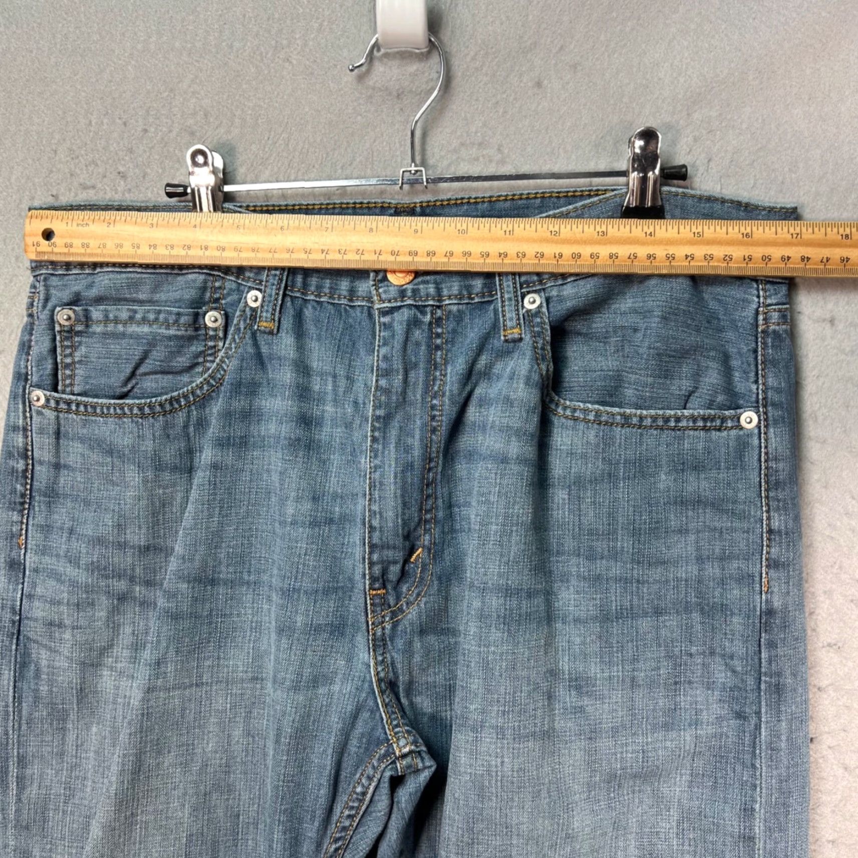 Levi's Levi's 505 Mens Size 34 x 30 Regular Fit Blue Jeans 100% Cotton Denim Regular Jeans Blue Mens Size US 34 / EU 50 - 6 Thumbnail