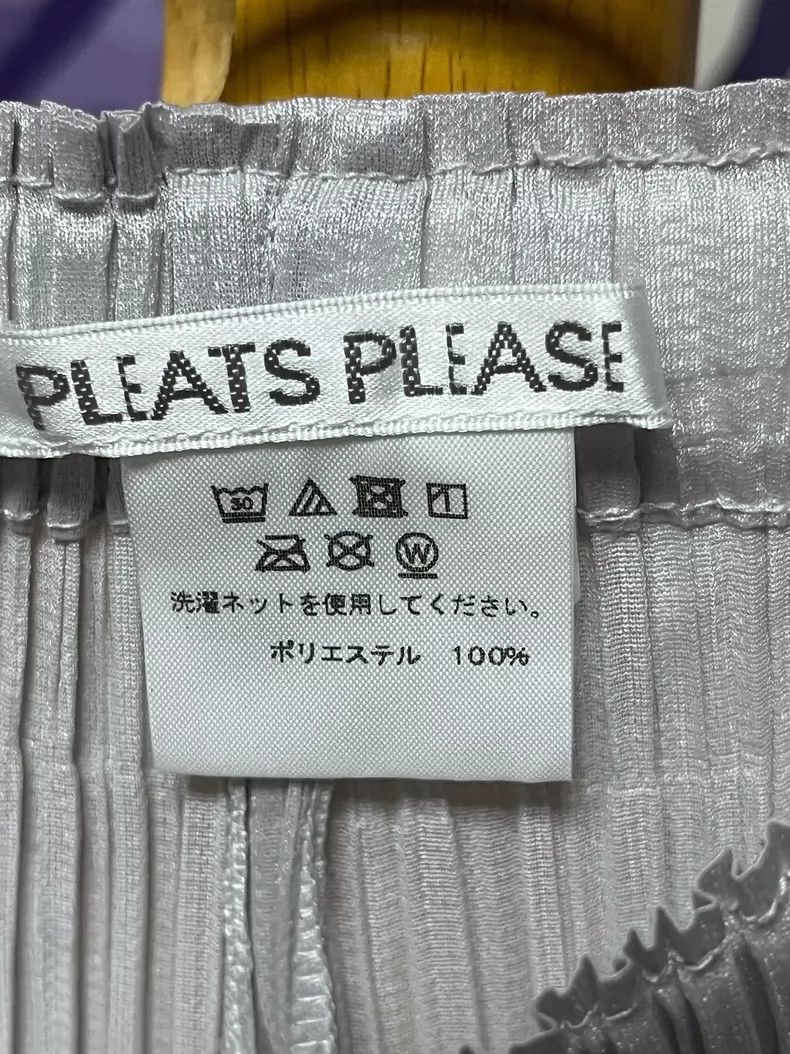 Issey Miyake Issey Miyake size:2 Light grey pleated trousers Size 22" - 3 Thumbnail