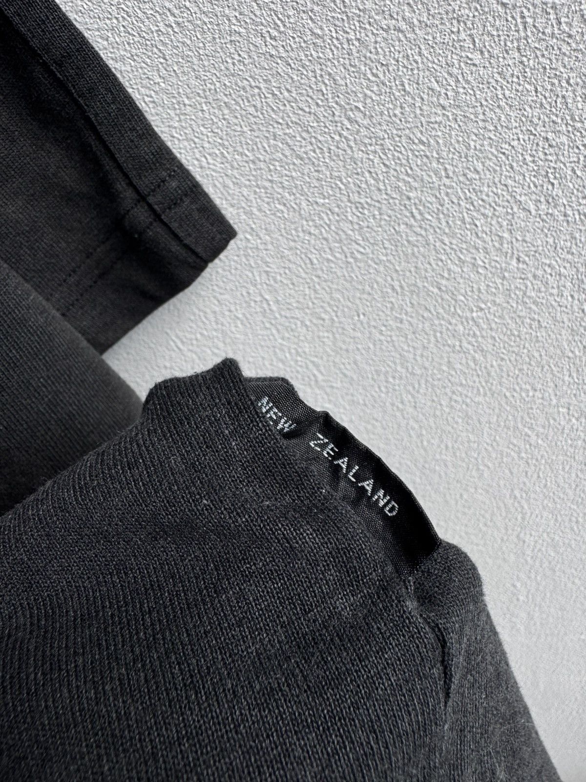 Vintage ALL BLACK NEW ZEALAND VINTAGE 90s RUGBY 1990’s SHIRT JERSEY Size US XL / EU 56 / 4 - 7 Thumbnail