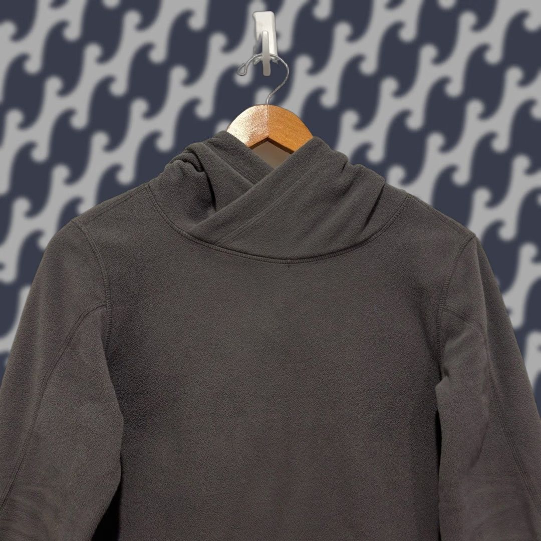 Lululemon Lululemon Scuba Hoodie Sweater Fleece Light Heathered Gray Women's Size M Pullover Hooded Pockets Logo Athletic Casual Fr 100% Size M / US 6-8 / IT 42-44 - 1 Thumbnail