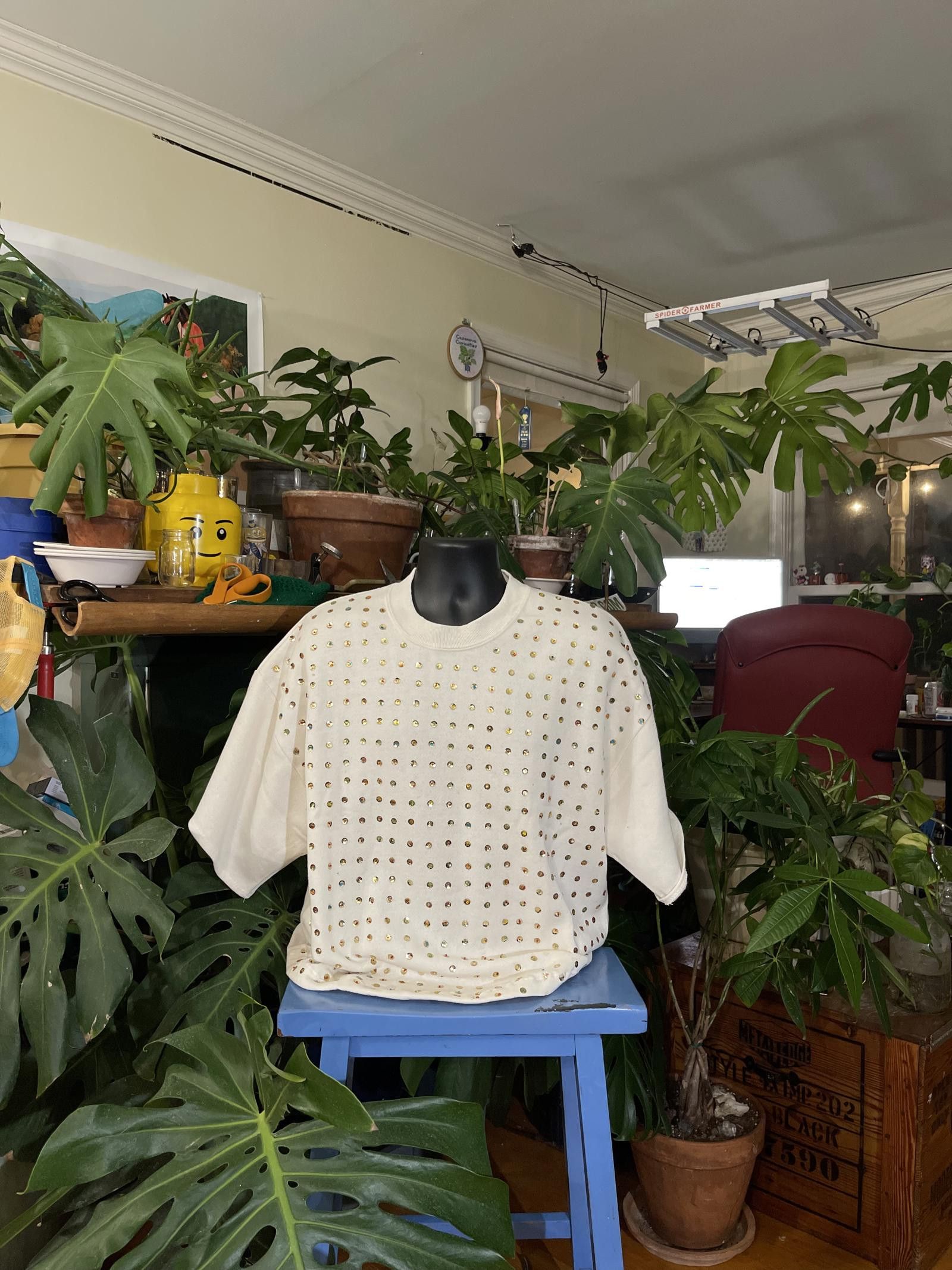 Jerzees True Vintage Jerzees XL Cream Sequin Sweatshirt Size XL / US 12-14 / IT 48-50 - 1 Thumbnail
