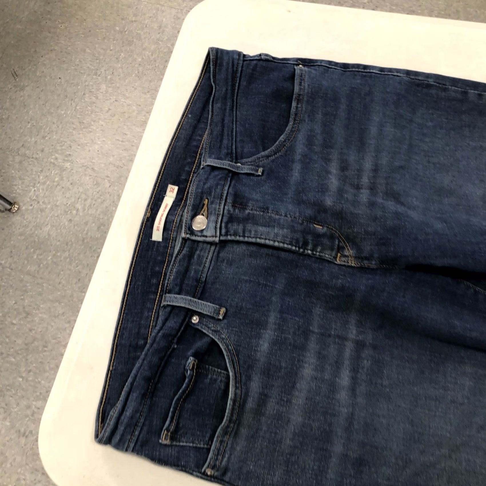 Levi's Levi's Women's 311 Shaping Skinny Jeans 34x31 Blue Denim Jeans Mid Rise 5-Pocket Logo Zipper Button 311 Shaping Skinny Regular Fit Ladies Girls, 90s? Size 24" / US 00 / IT 34 - 7 Thumbnail