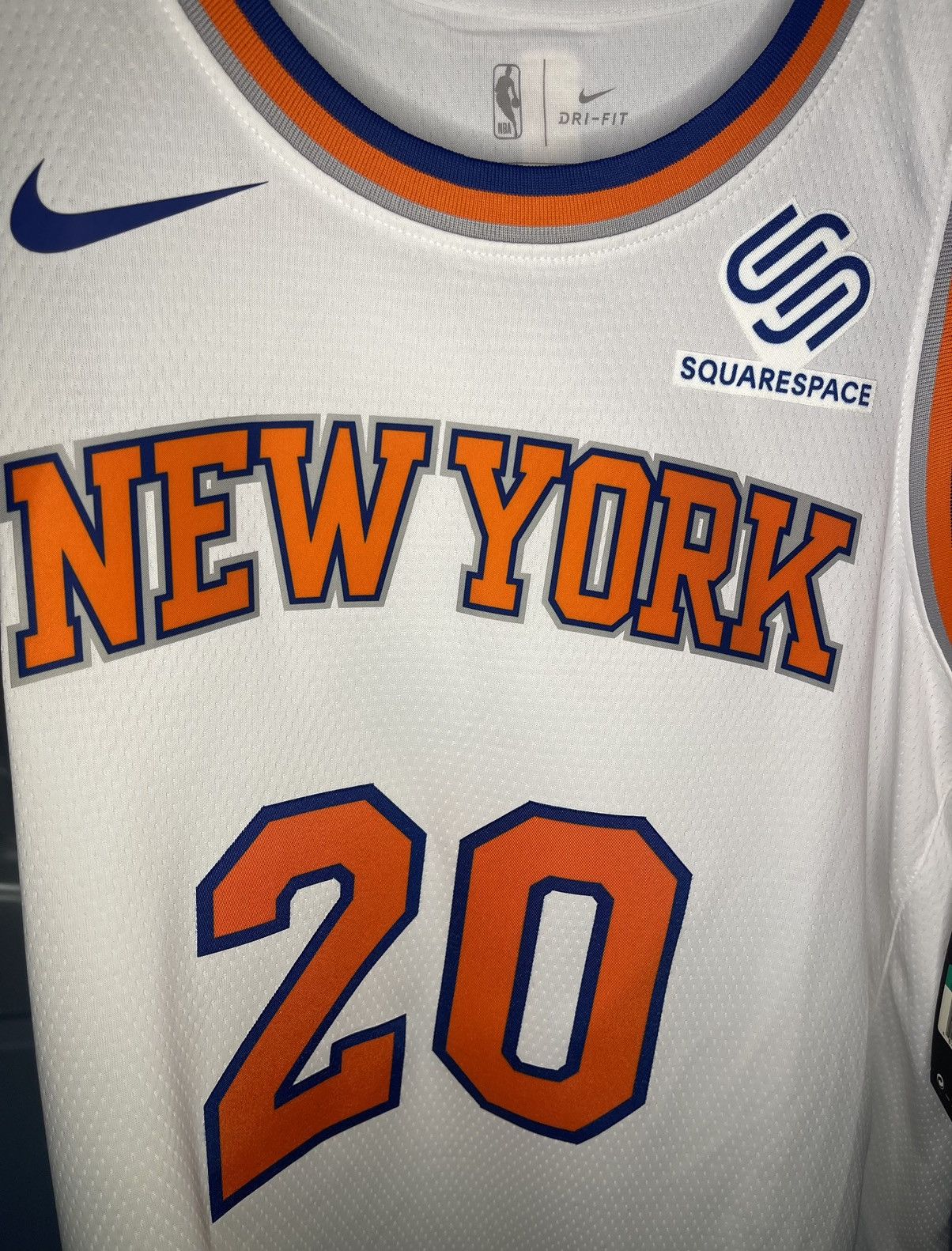 NBA Autographed Kevin Knox Knicks Jersey Size US XL / EU 56 / 4 - 5 Thumbnail