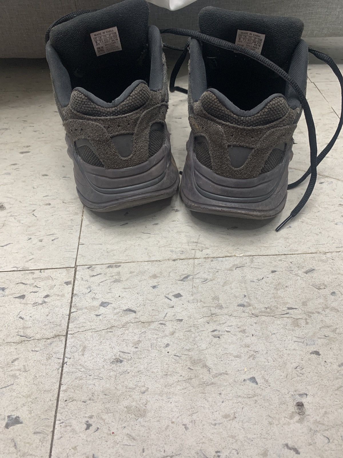 Adidas Yeezy 700 V2 Size US 8 / EU 41 - 6 Thumbnail