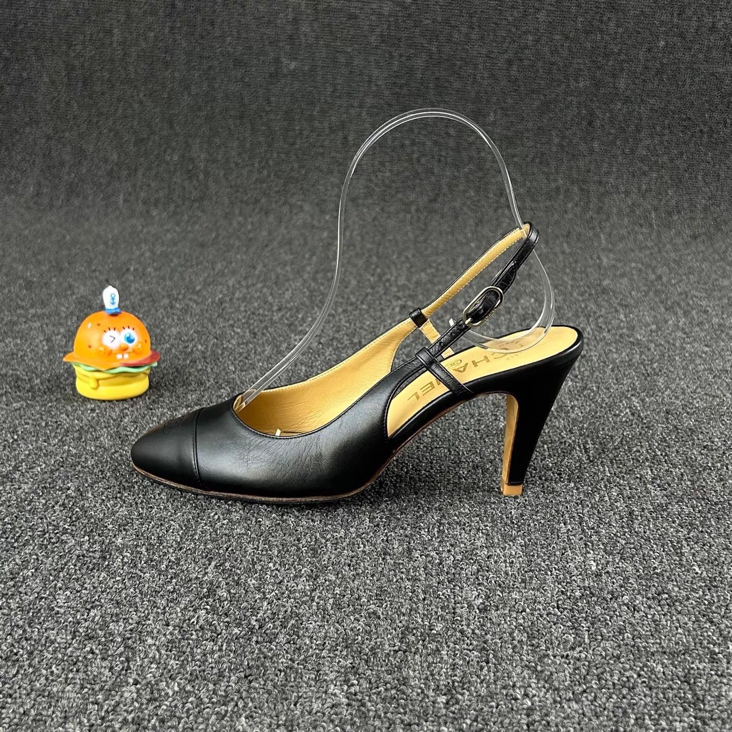 Chanel Chanel Black Pumps 36.5 Minimalist Versatile Gently Worn Size US 6 / IT 36 - 3 Thumbnail
