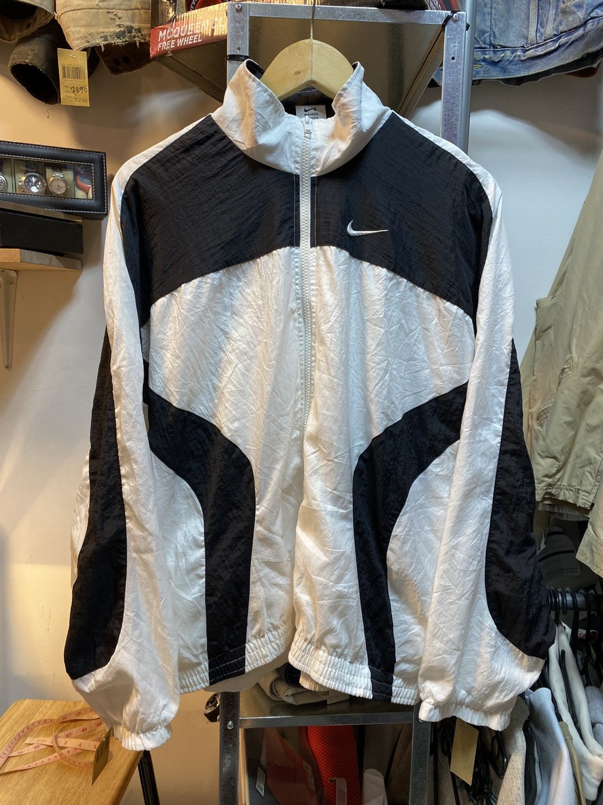 Nike Vintage Nike Swoosh Windbreaker Jacket Size US S / EU 44-46 / 1 - 1 Thumbnail