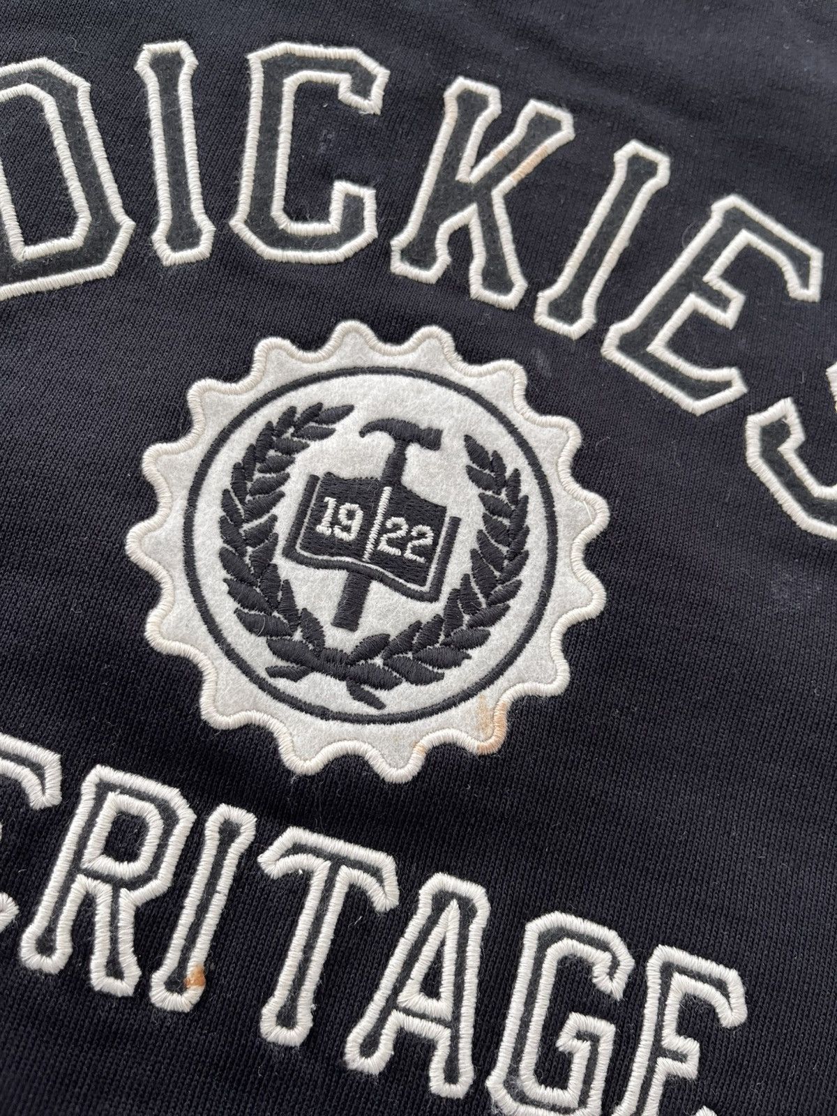 Dickies Vintage Dickies Black Sweatshirt Big logo Sk8 Basic Size US L / EU 52-54 / 3 - 9 Thumbnail