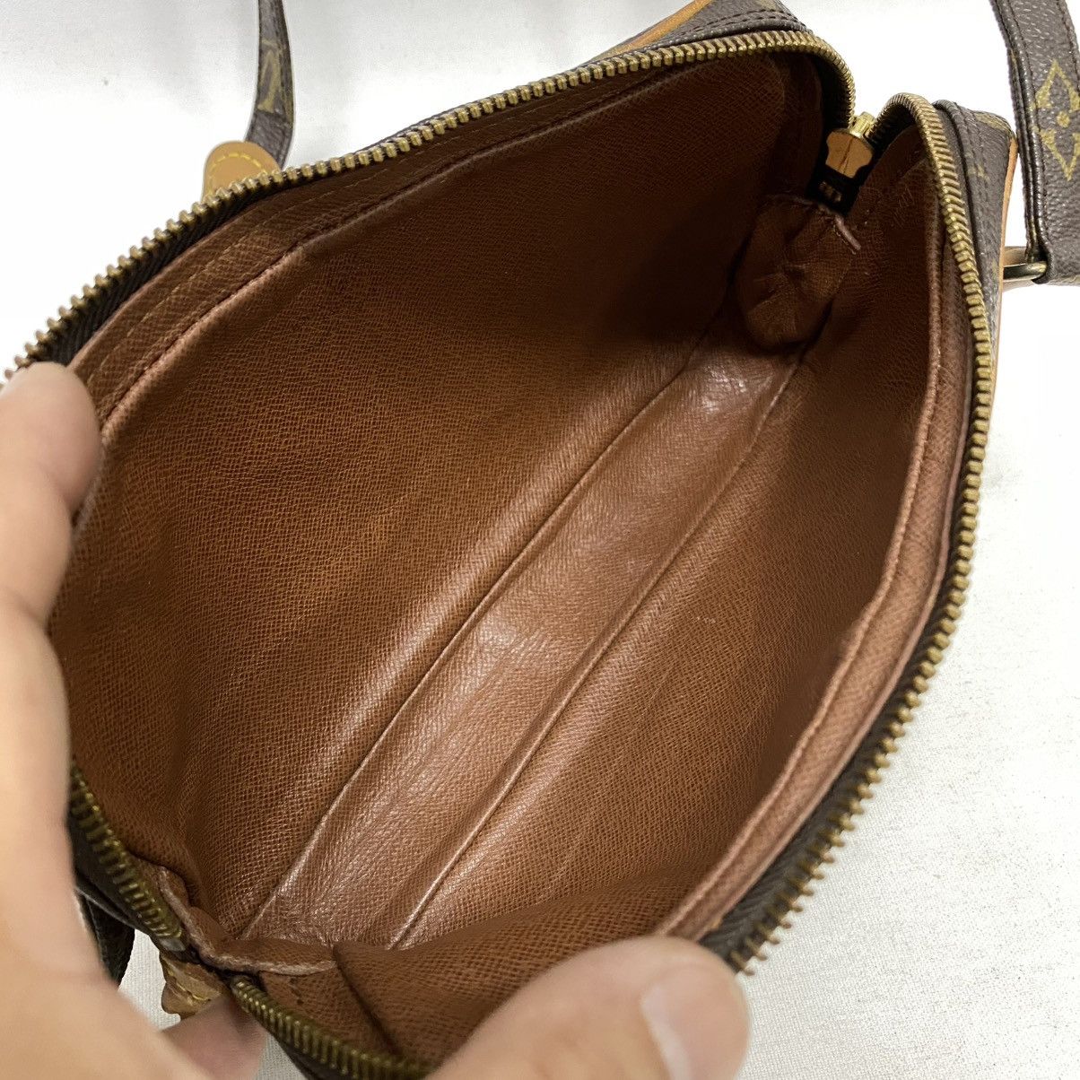 Louis Vuitton ‼️LASTDROP‼️ LOUIS VUITTON MARLYN BANDOULIERE CROSSBODY BAG Size ONE SIZE - 9 Thumbnail