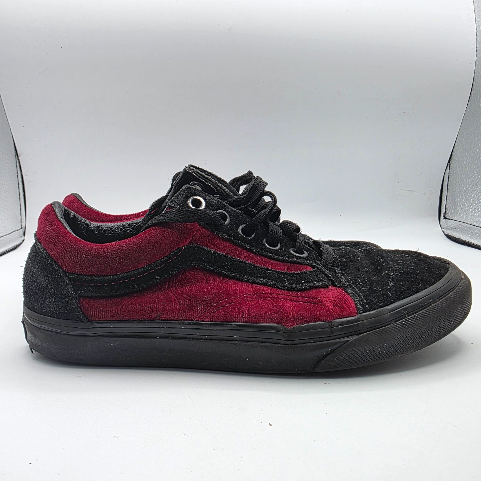 Vans Vans Old Skool Velvet Parisian Night Women Size 6 Red Black Size US 6 / IT 36 - 12 Thumbnail
