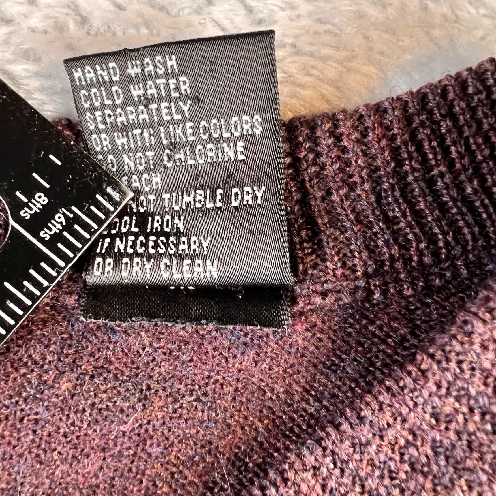Vintage Aureus Vest XL Maroon 100% Merino Wool Knitted Solid V-Neck Sleeveless Wool Vest Men Reg Size US XL / EU 56 / 4 - 6 Thumbnail