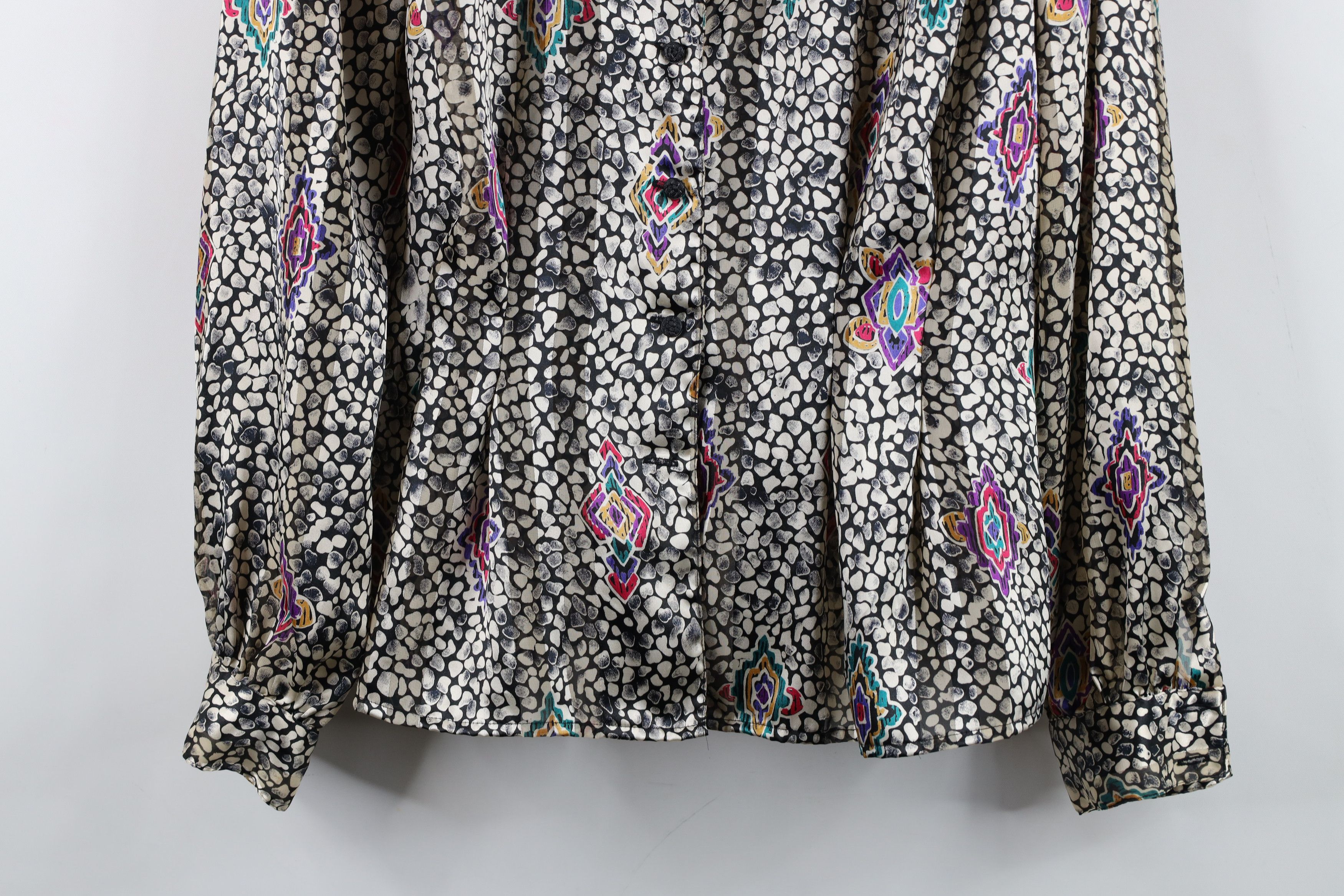Vintage Vintage 90s Streetwear Rainbow Geometric Silky Button Shirt Size M / US 6-8 / IT 42-44 - 3 Thumbnail