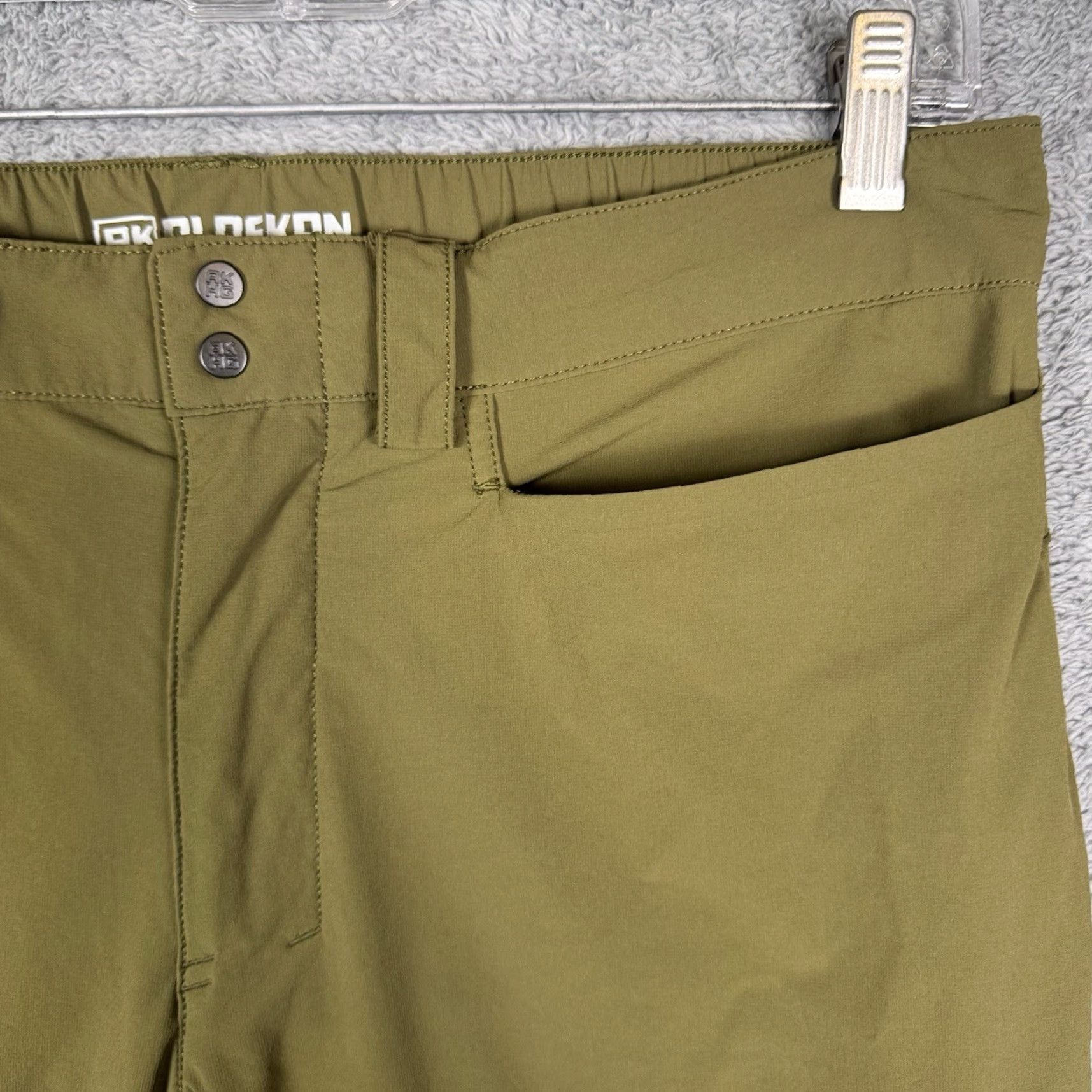 Vintage Alaskan Hardgear Pants Mens 34x32 Roadless Standard Softshell Cargo Hike 91322 Mens Pants Cargo Pockets Green 34in Inseam 32in Regular MSR 91322 Size US 34 / EU 50 - 4 Thumbnail