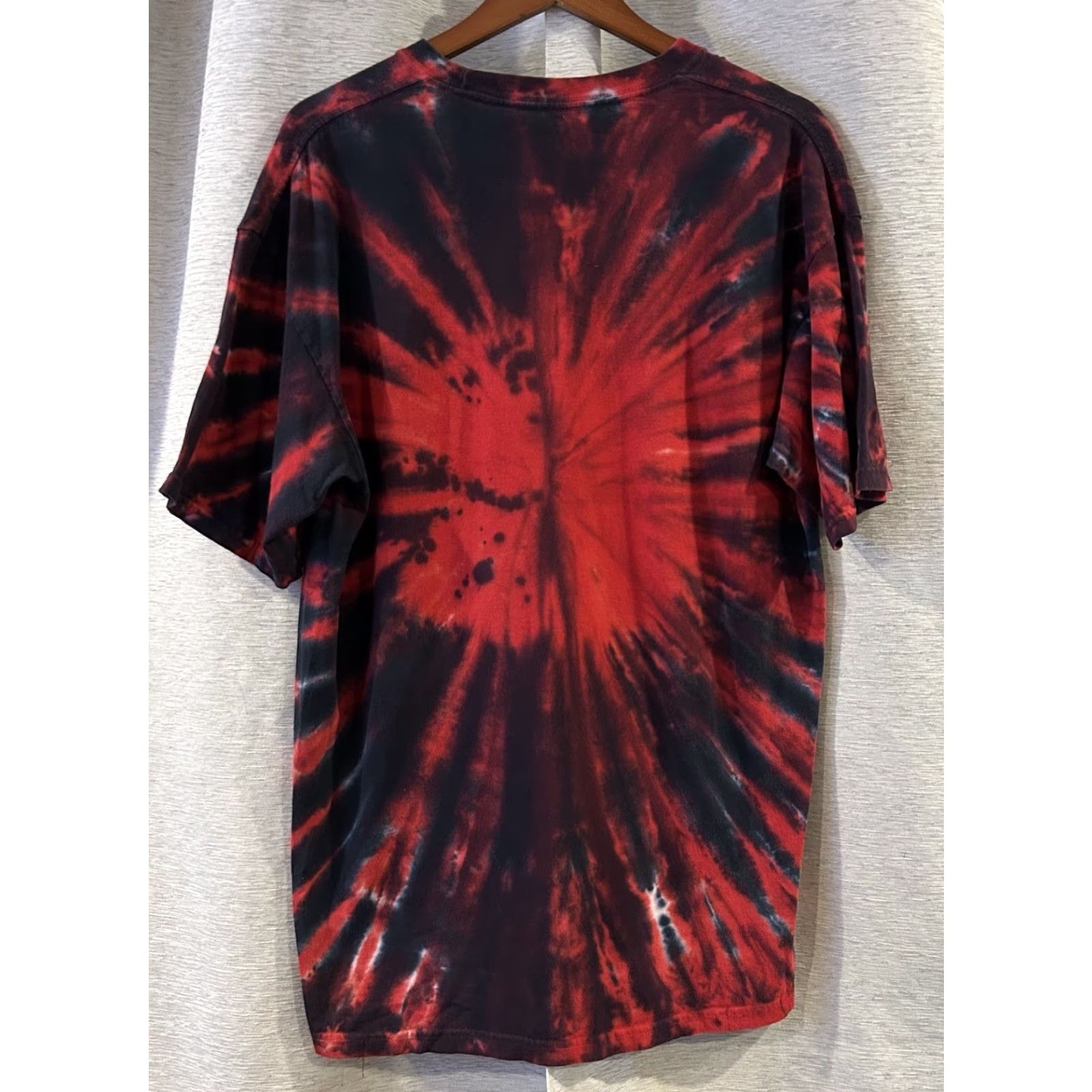 Liquid Blue VINTAGE Liquid Blue T-Shirt Kiss Tie Dye Red Black White Men XL Crew Neck Short Sleeve Shirt Size US XL / EU 56 / 4 - 5 Thumbnail