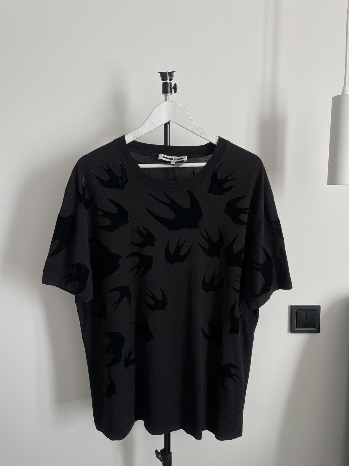 Alexander McQueen McQ Alexander McQueen Swallow Black T-Shirt RARE Size US XL / EU 56 / 4 - 1 Thumbnail