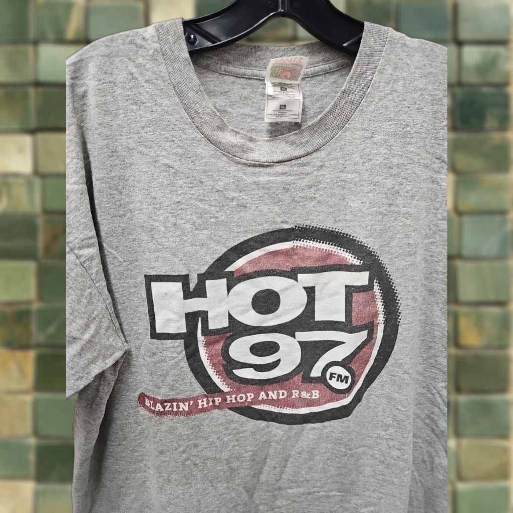 Fruit Of The Loom VINTAGE Hot 97 FM Shirt Mens XL Black Graphic T-Shirt Hip Hop Music NYC Size US XL / EU 56 / 4 - 1 Thumbnail