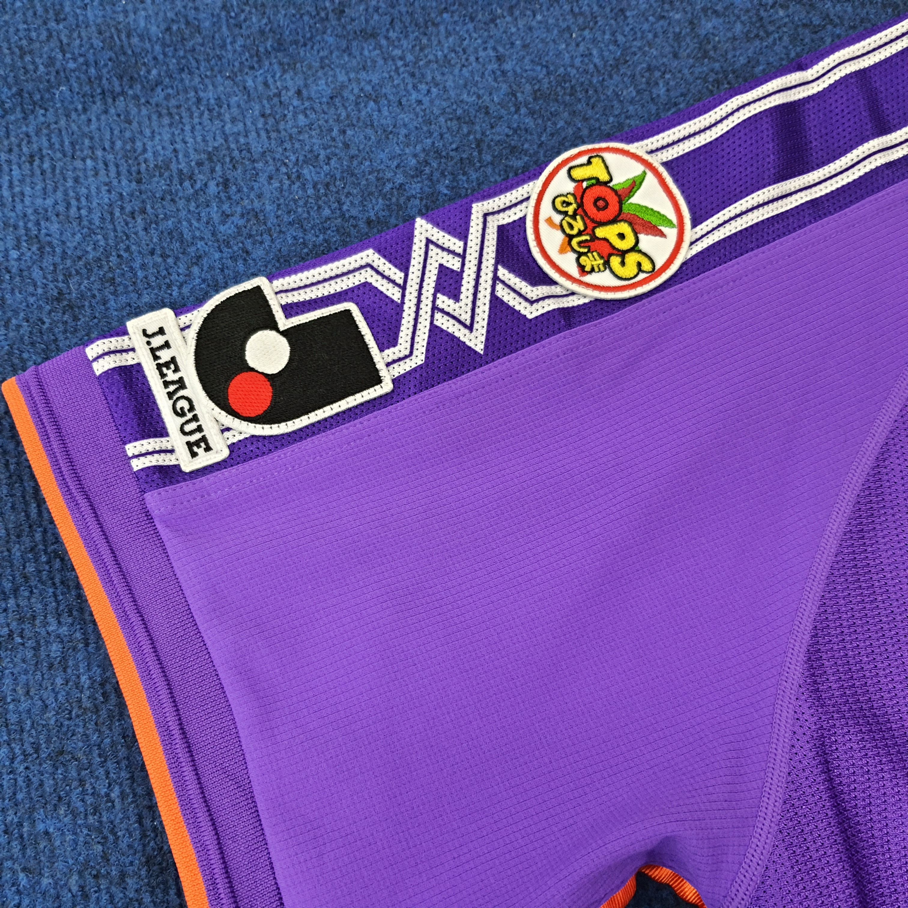 Mizuno Vintage Sanfrecce Hiroshima J.League Football Jersey C276N74 Size US L / EU 52-54 / 3 - 4 Thumbnail
