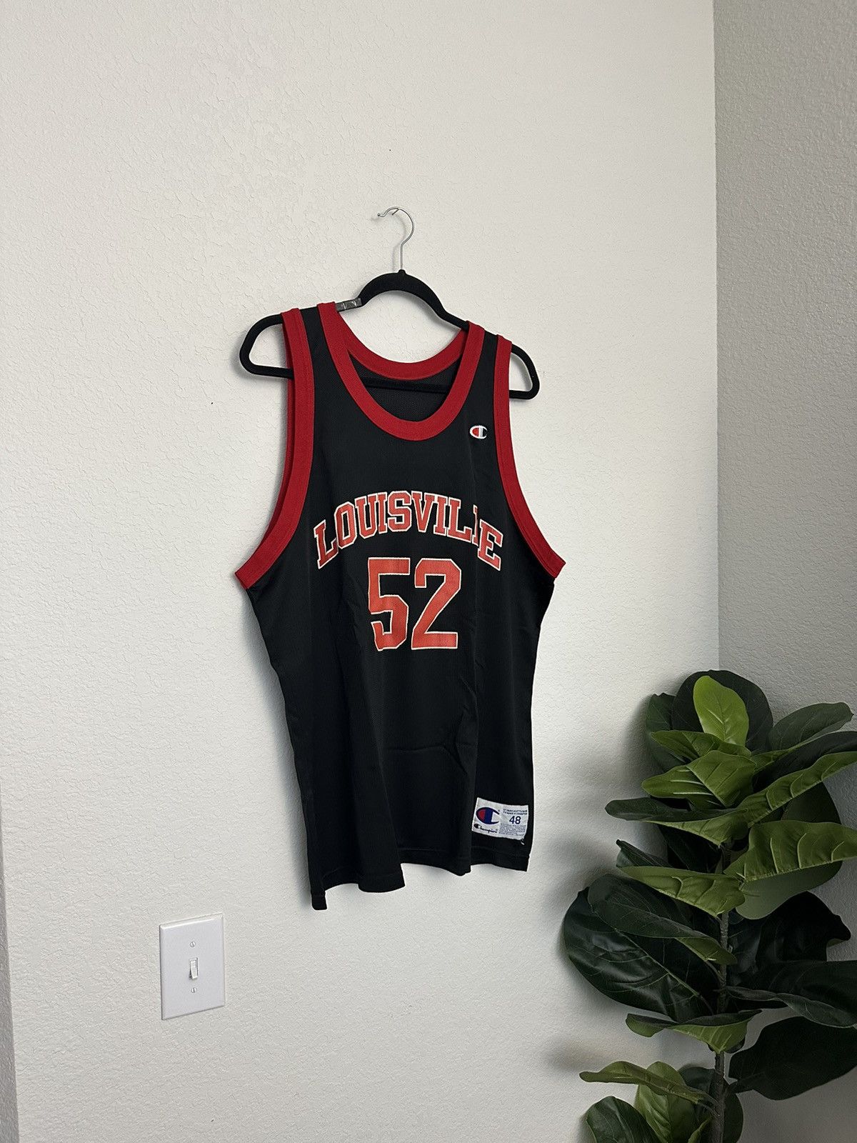 Champion × NCAA × Vintage Vintage Louisville Cardinals Samaki Walker Champion Jersey Size US XL / EU 56 / 4 - 1 Thumbnail