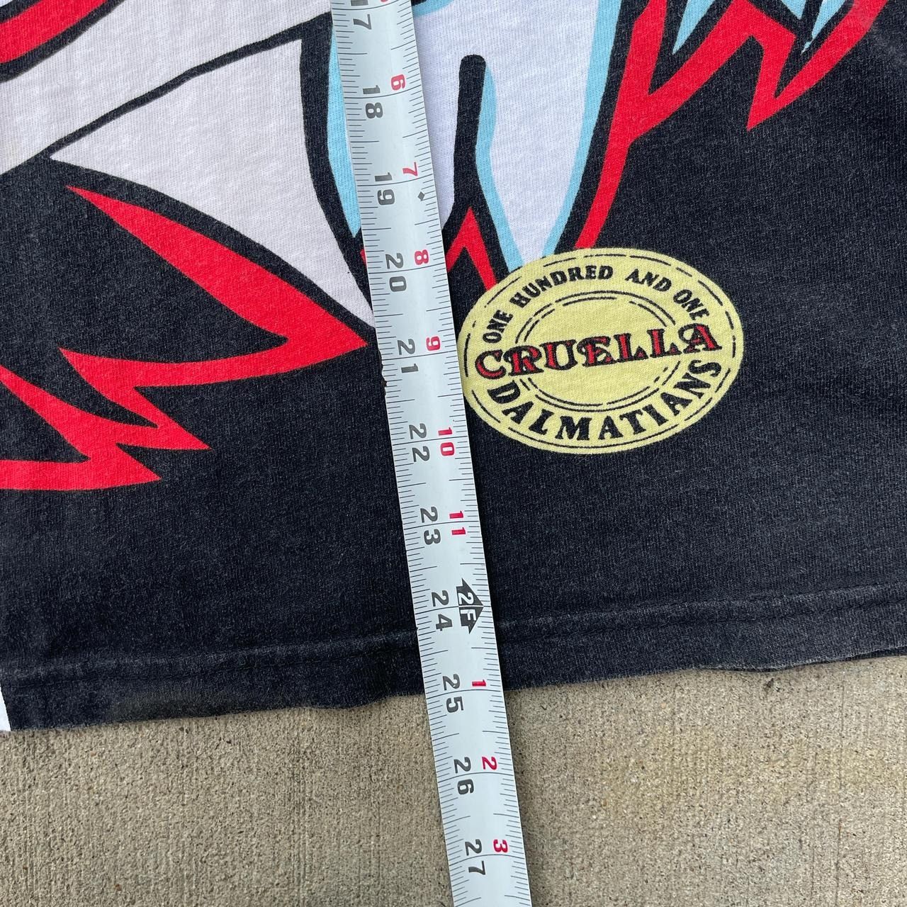 Vintage Vintage Disney villians cruella Deville AOP boxy fit tee Size US L / EU 52-54 / 3 - 5 Thumbnail