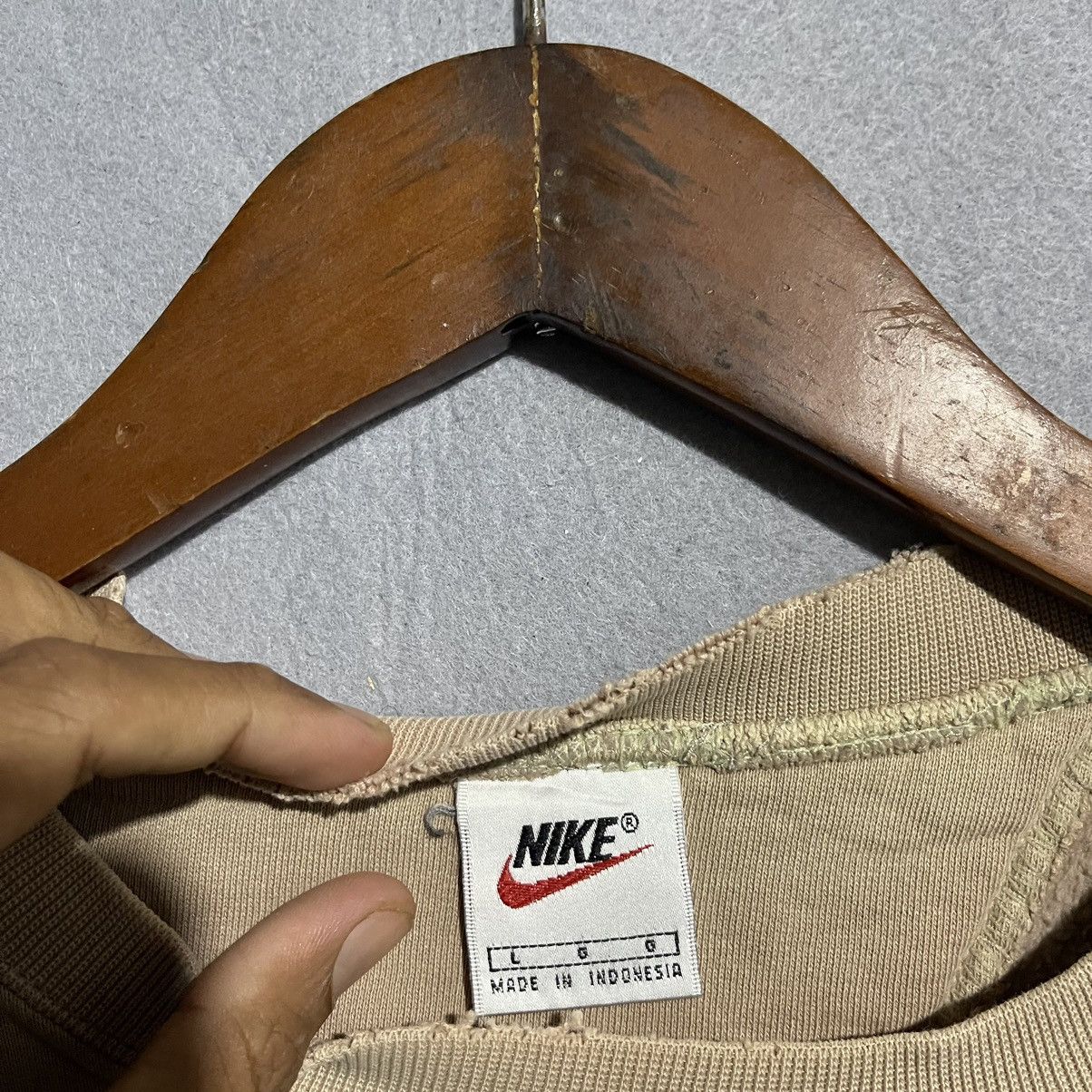 Nike Vintage 90s Nike Small Swoosh Crewneck Sweatshirt Size US L / EU 52-54 / 3 - 5 Thumbnail