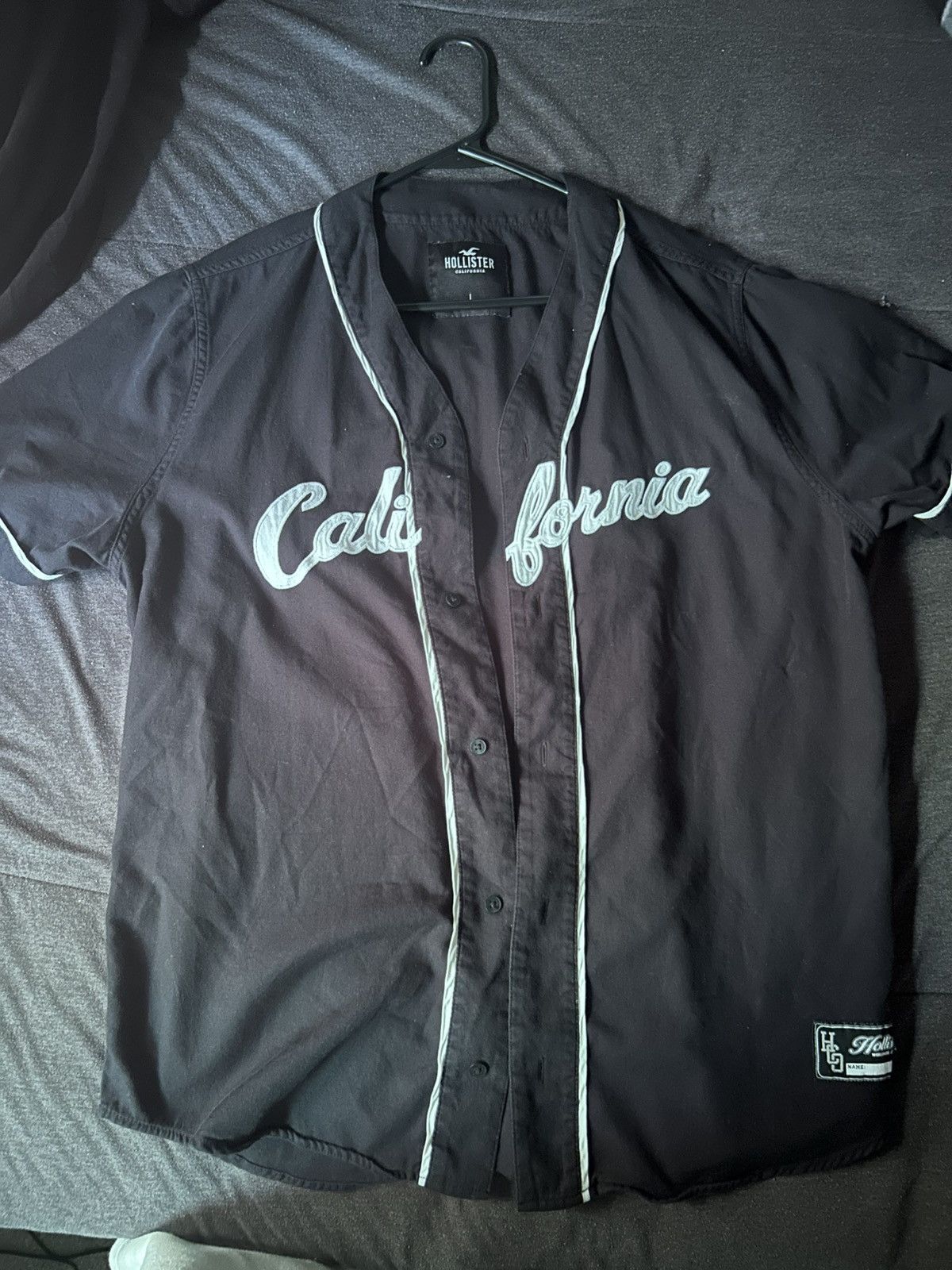 Hollister Hollister California Baseball Jersey Shirt - Men’s Size L Size US L / EU 52-54 / 3 - 1 Thumbnail