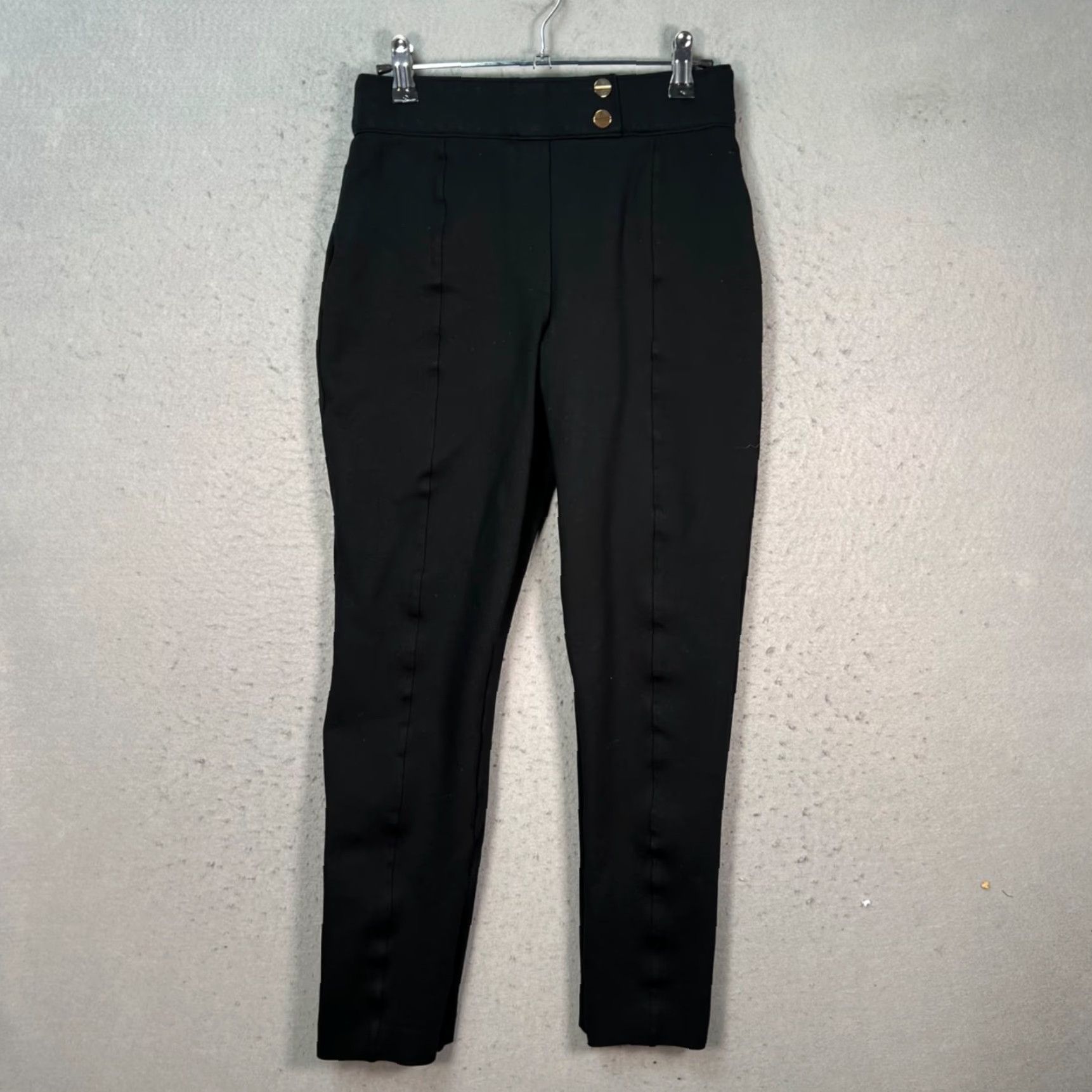 Spanx Spanx Womens Size Small Black Slim-Leg Pants w/ Button Detail Slim Ankle Pants Women XS? Size 28" / US 6 / IT 42 - 2 Thumbnail