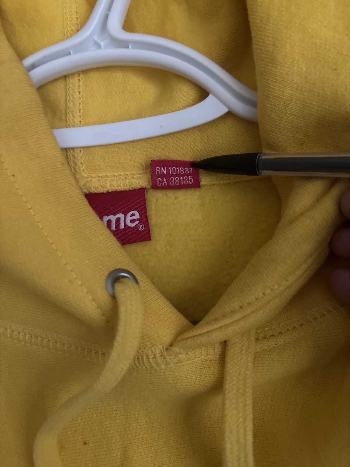Supreme Supreme yellow S hoodie Size US L / EU 52-54 / 3 - 2 Thumbnail