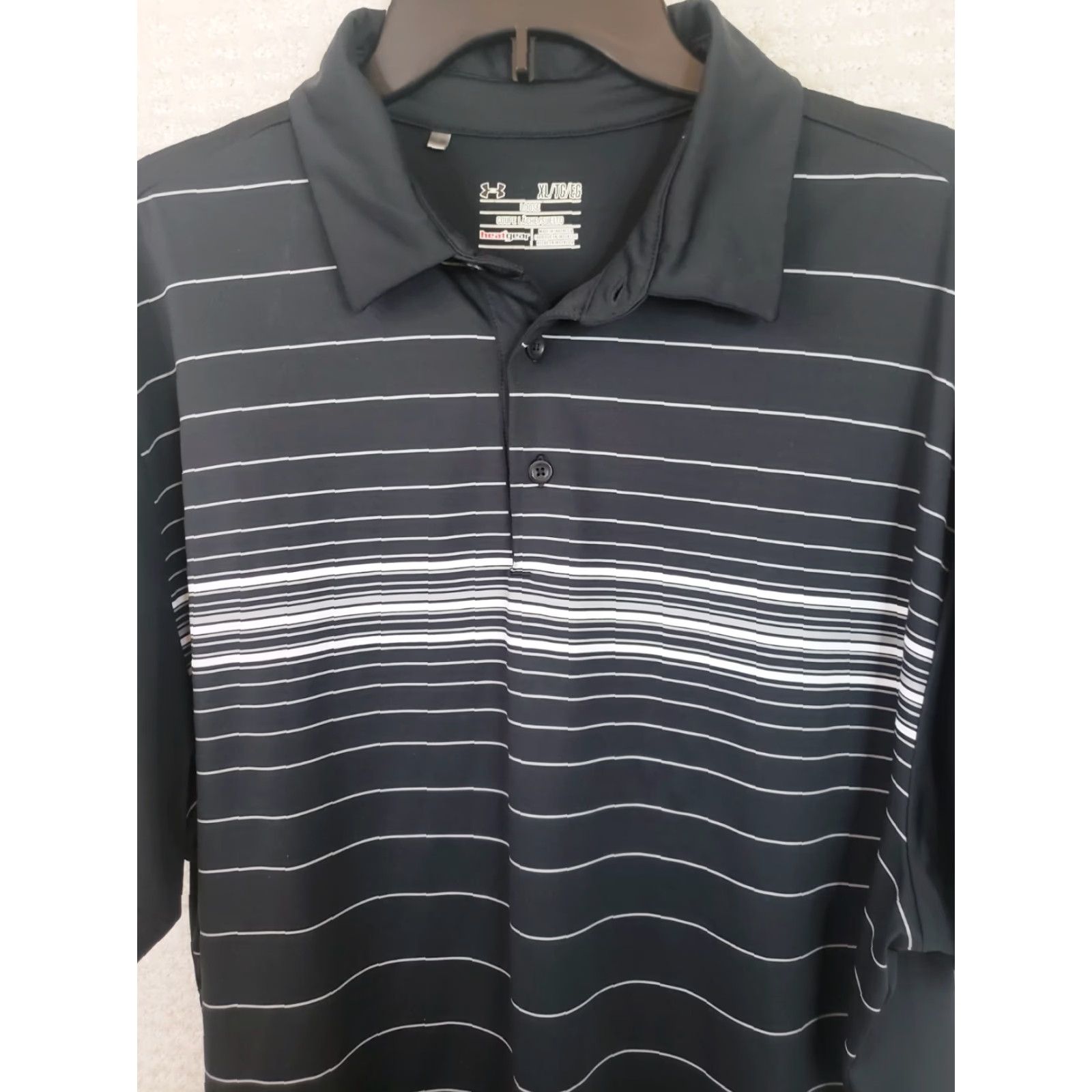 Under Armour Under Armour HeatGear Polo Shirt Mens XL Black White Chest Stripes Short Sleeve Golf Shirt Size US XL / EU 56 / 4 - 2 Thumbnail