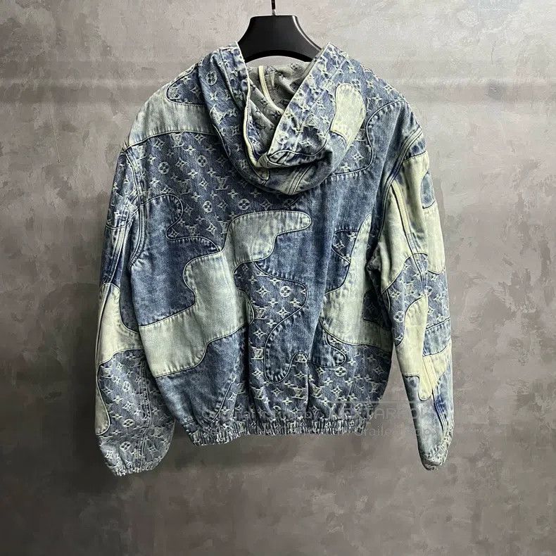 Louis Vuitton Louis Vuitton Blue deconstructed presbyopic full-print den Size US M / EU 48-50 / 2 - 5 Thumbnail