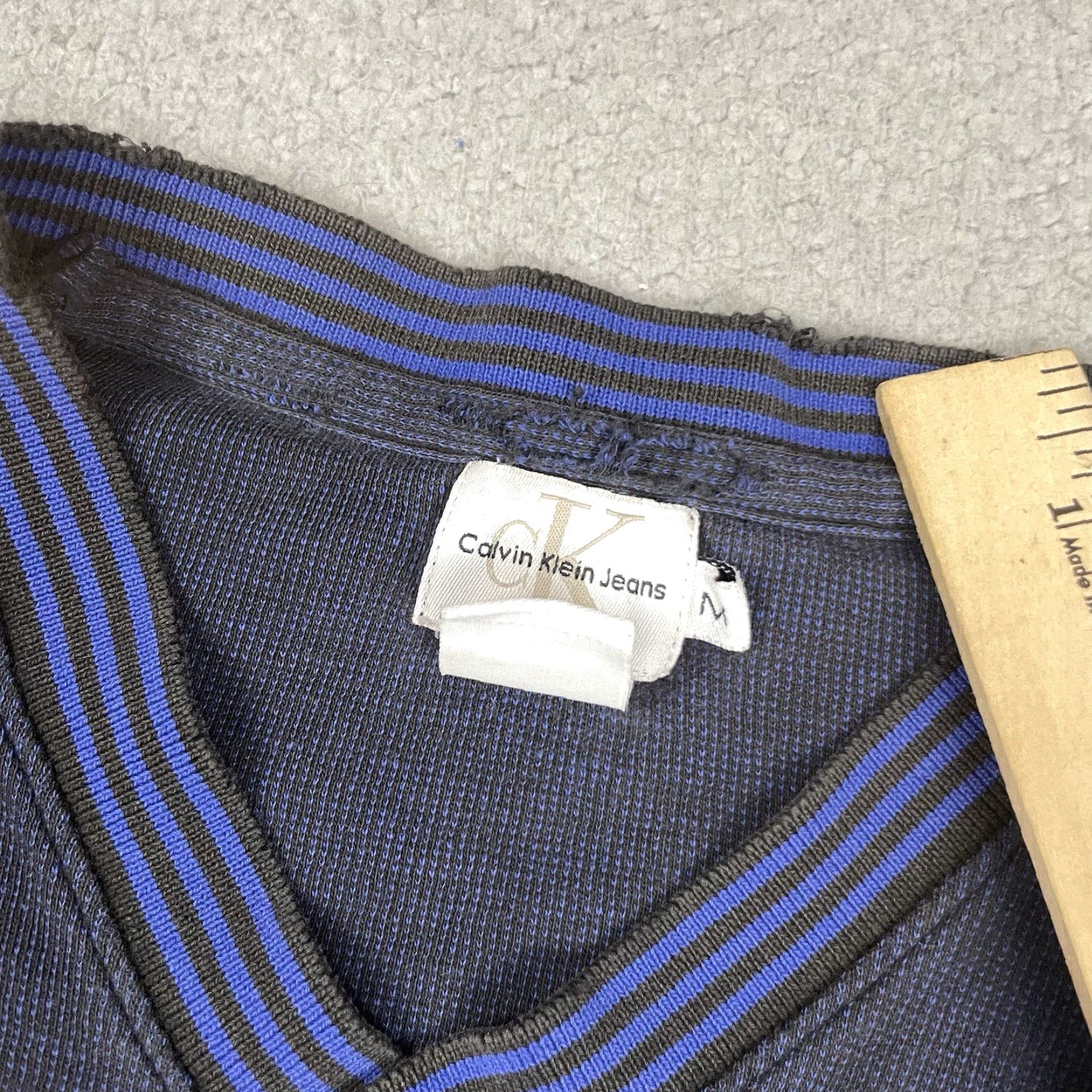 Calvin Klein VINTAGE Calvin Klein Jeans Shirt Womens M Blue Distressed Pullover Sweater 90s Casual Womens Size M / US 6-8 / IT 42-44 - 6 Thumbnail