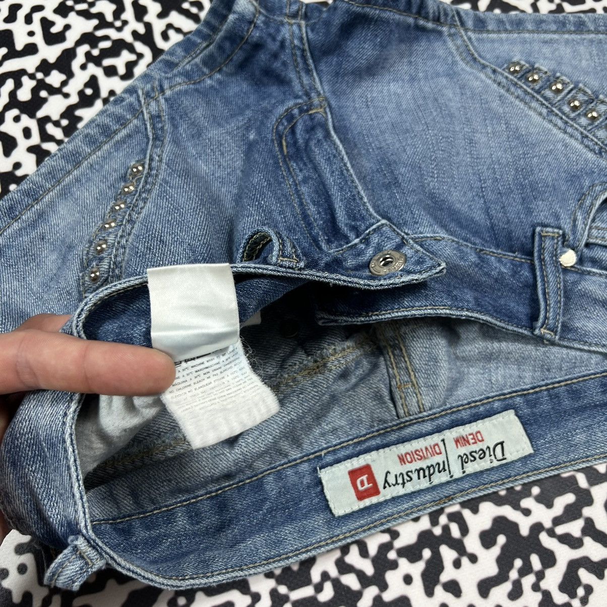 Diesel Vintage Y2K Diesel Japanese Style Retro Sexy Denim Shorts Size 30" / US 8 / IT 44 - 17 Thumbnail