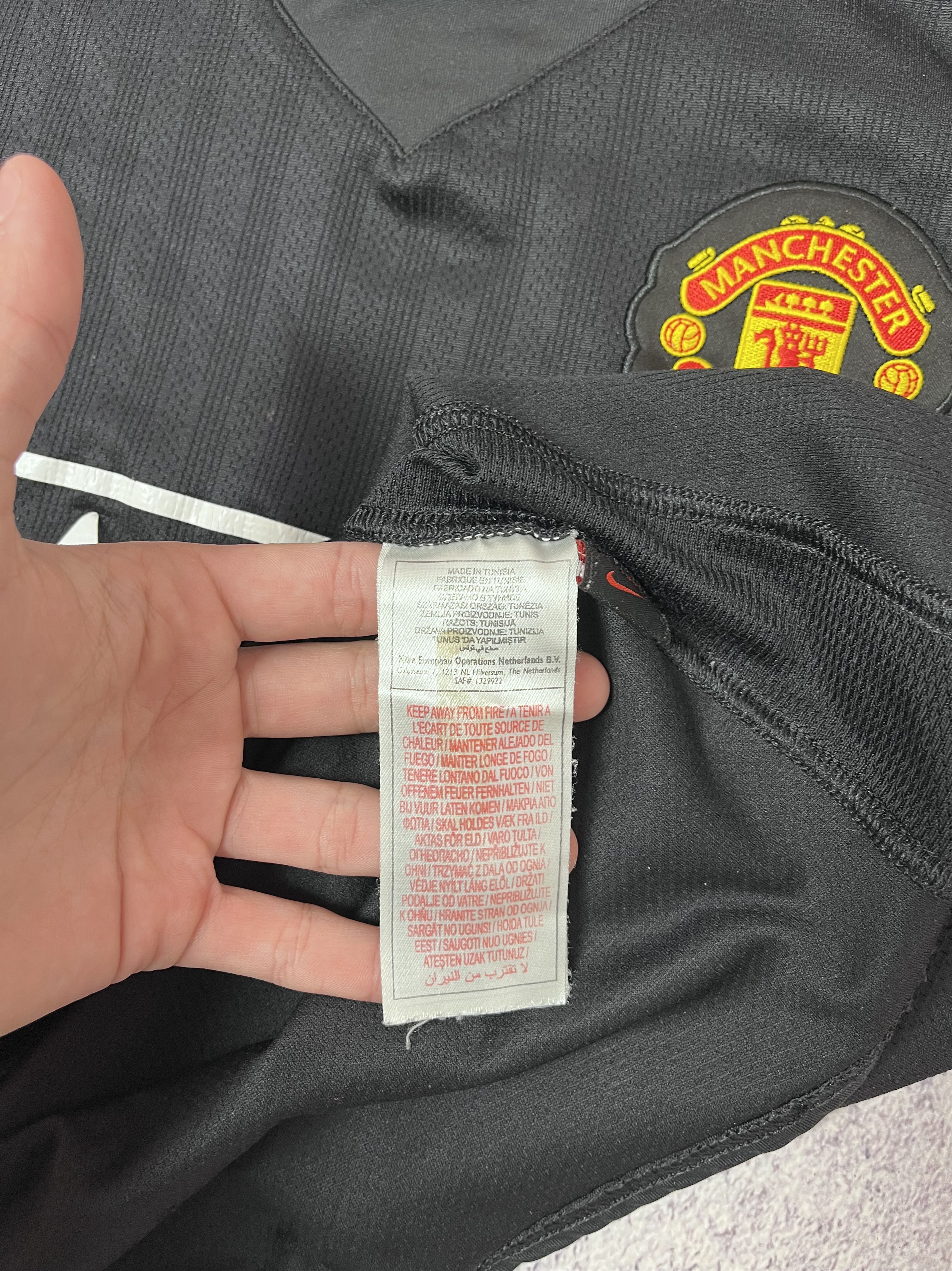 Nike Vintage mens soccer jersey Nike Manchester United size Xl Size US XL / EU 56 / 4 - 6 Thumbnail