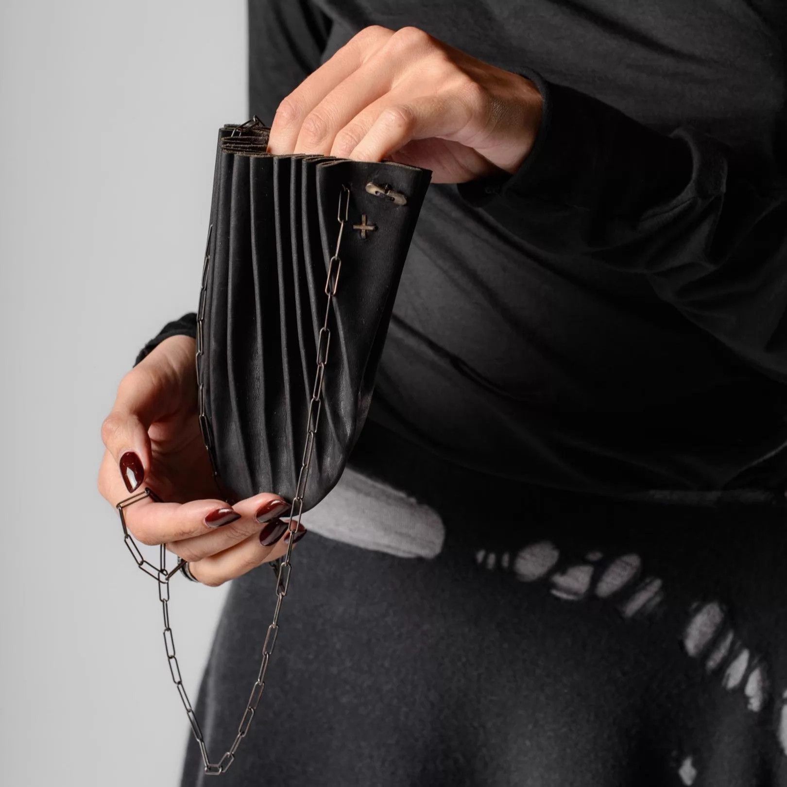 Ma+ M.A+ Distressed Silver Chain Black Horse Leather Shell Bag Size ONE SIZE - 2 Thumbnail