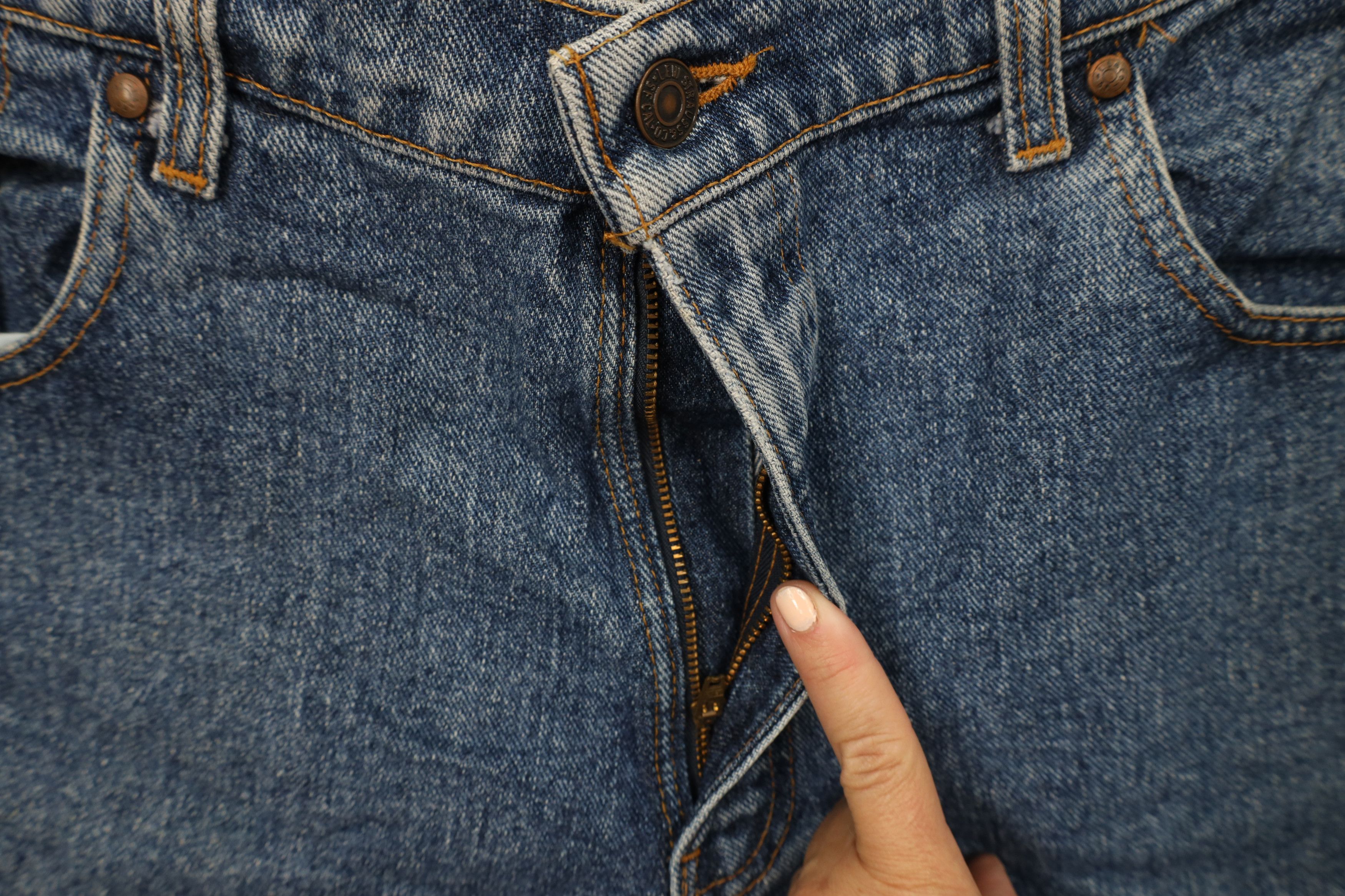 Levi's Vintage 90s Levis 513 Fit Denim Jean Shorts Jorts Blue USA Size US 36 / EU 52 - 5 Thumbnail