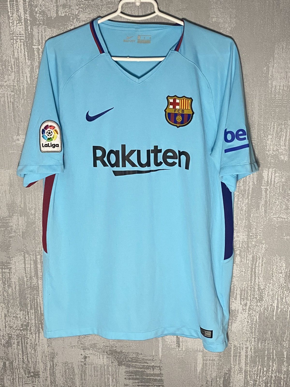 Nike Barcelona Nike Soccer Jersey 2017/18 Away Football Shirt Size US L / EU 52-54 / 3 - 1 Thumbnail