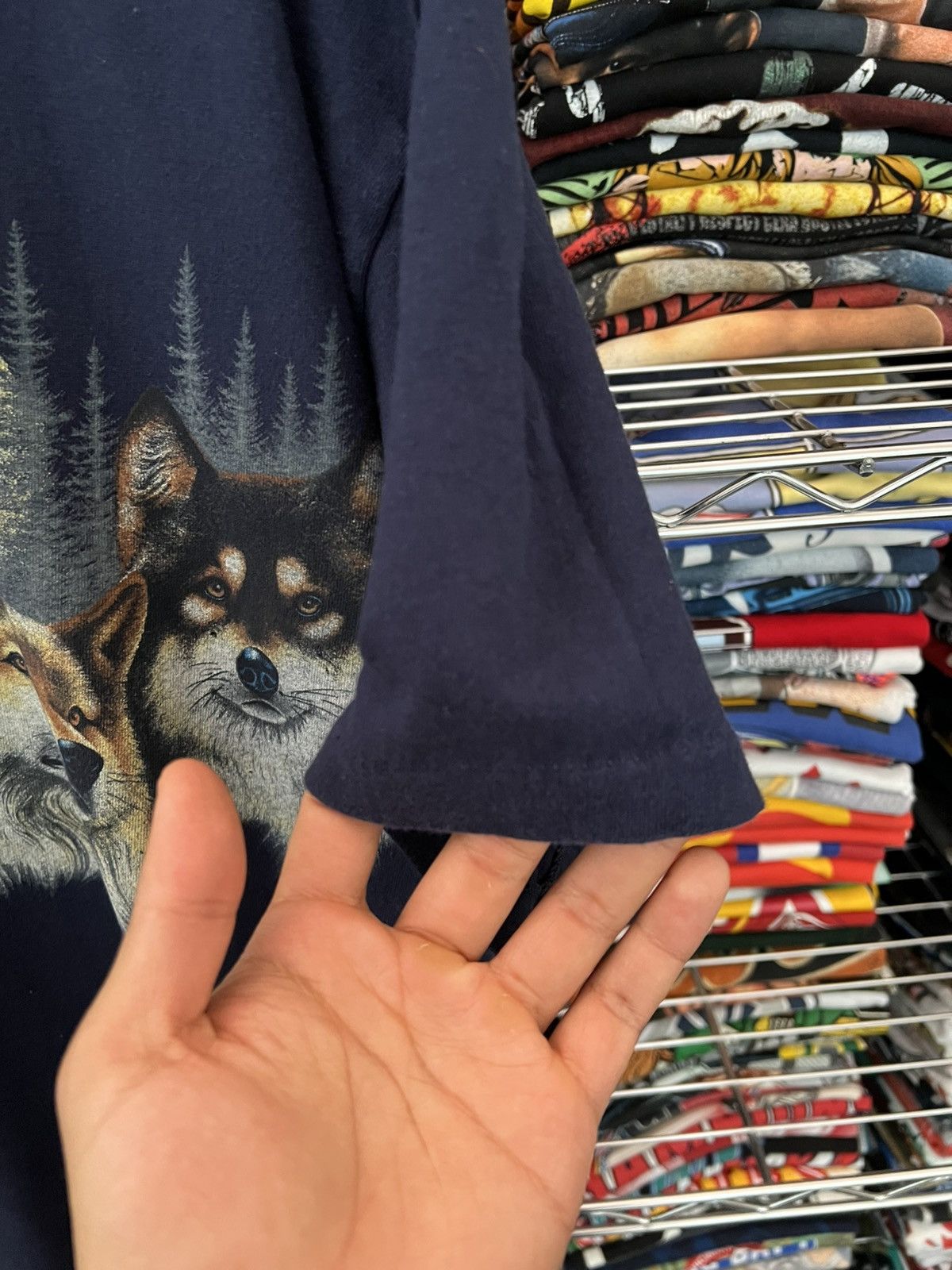 Signal Sport 90s Wolves Single StitchAnimal Nature Habitat Art Tee Size US XL / EU 56 / 4 - 4 Thumbnail
