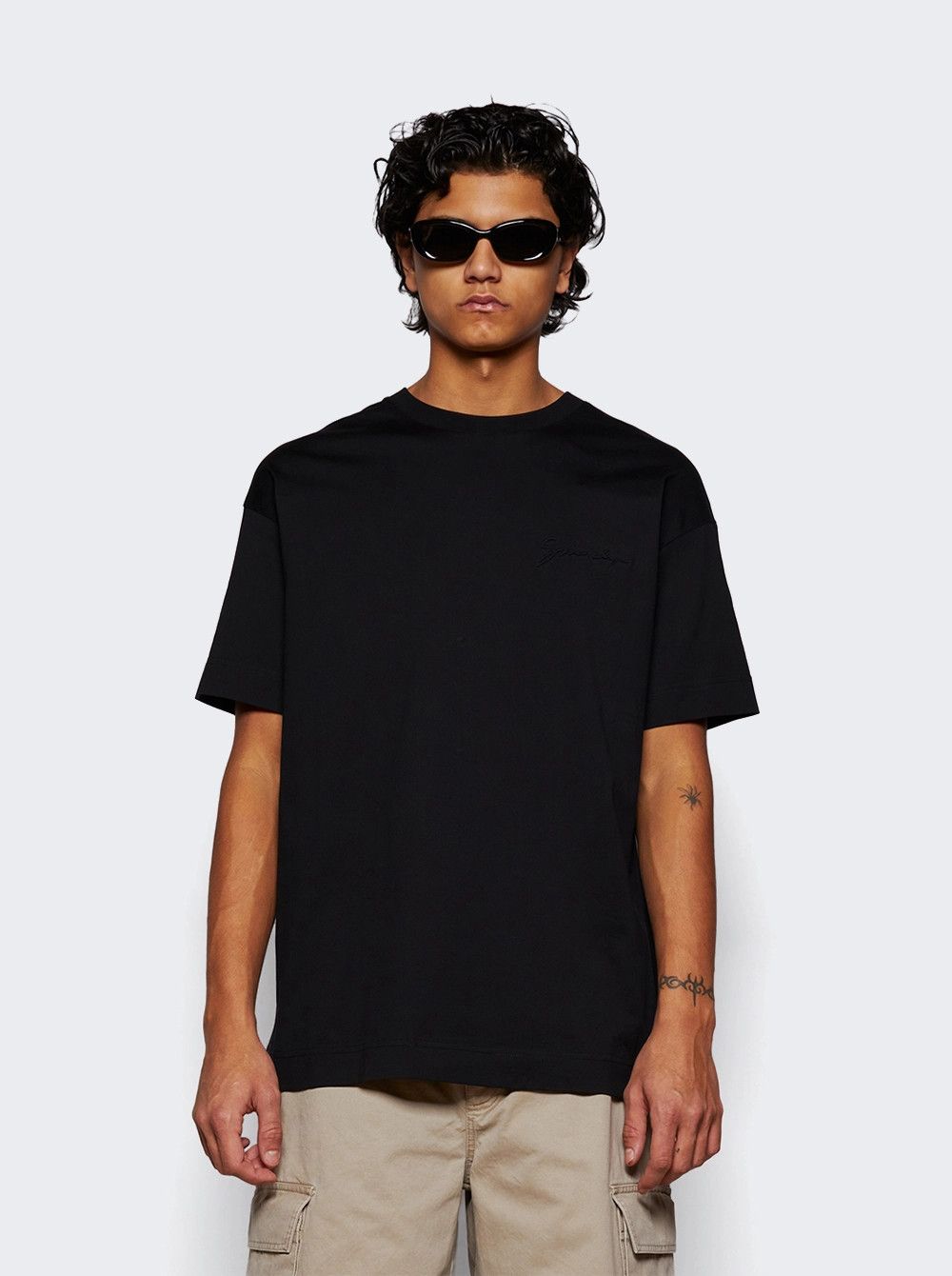 Givenchy o1mle0326 Standard Short Sleeve Tee Shirt in Black Size US XS / EU 42 / 0 - 3 Thumbnail