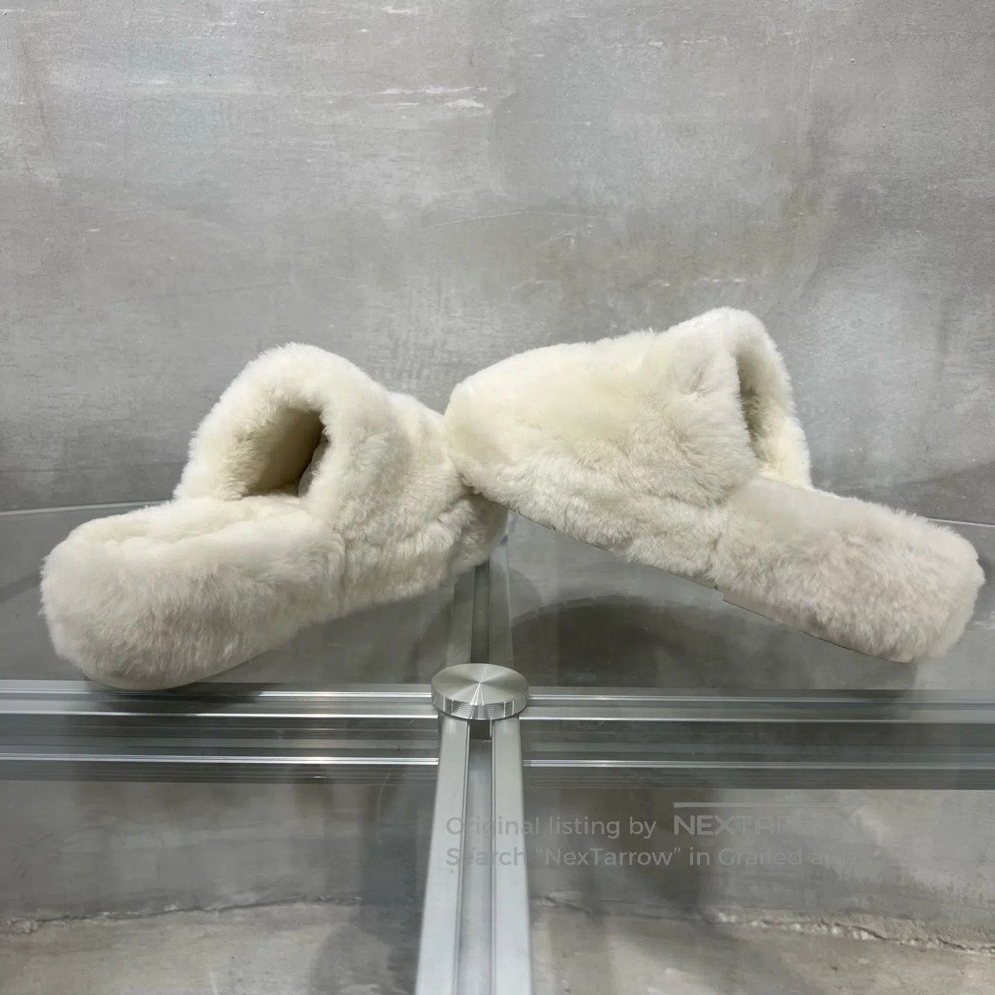 Chanel Chanel 24B White Fleece Slippers and Storage Bag Set Size US 5.5 / IT 35.5 - 5 Thumbnail
