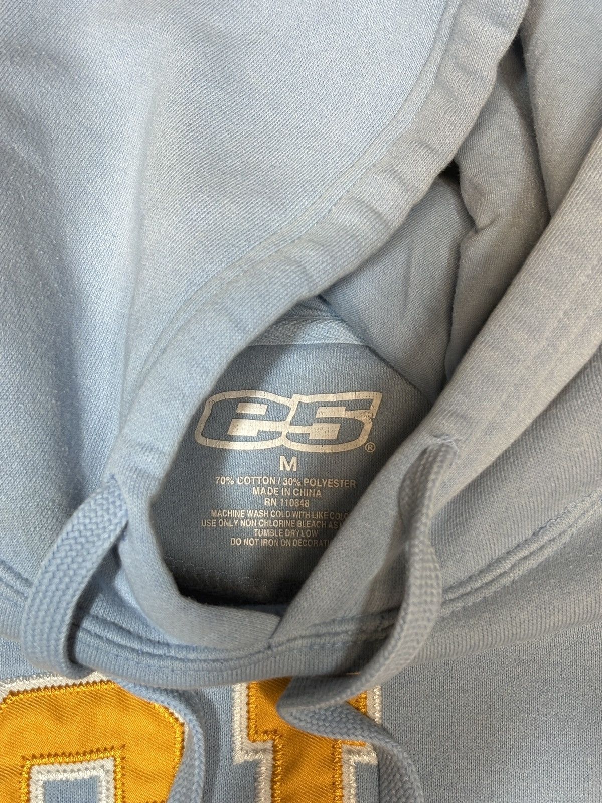 NCAA Vintage 2000s E5 Sport UCLA Blue College Hoodie Size M 0564 Size US M / EU 48-50 / 2 - 3 Thumbnail