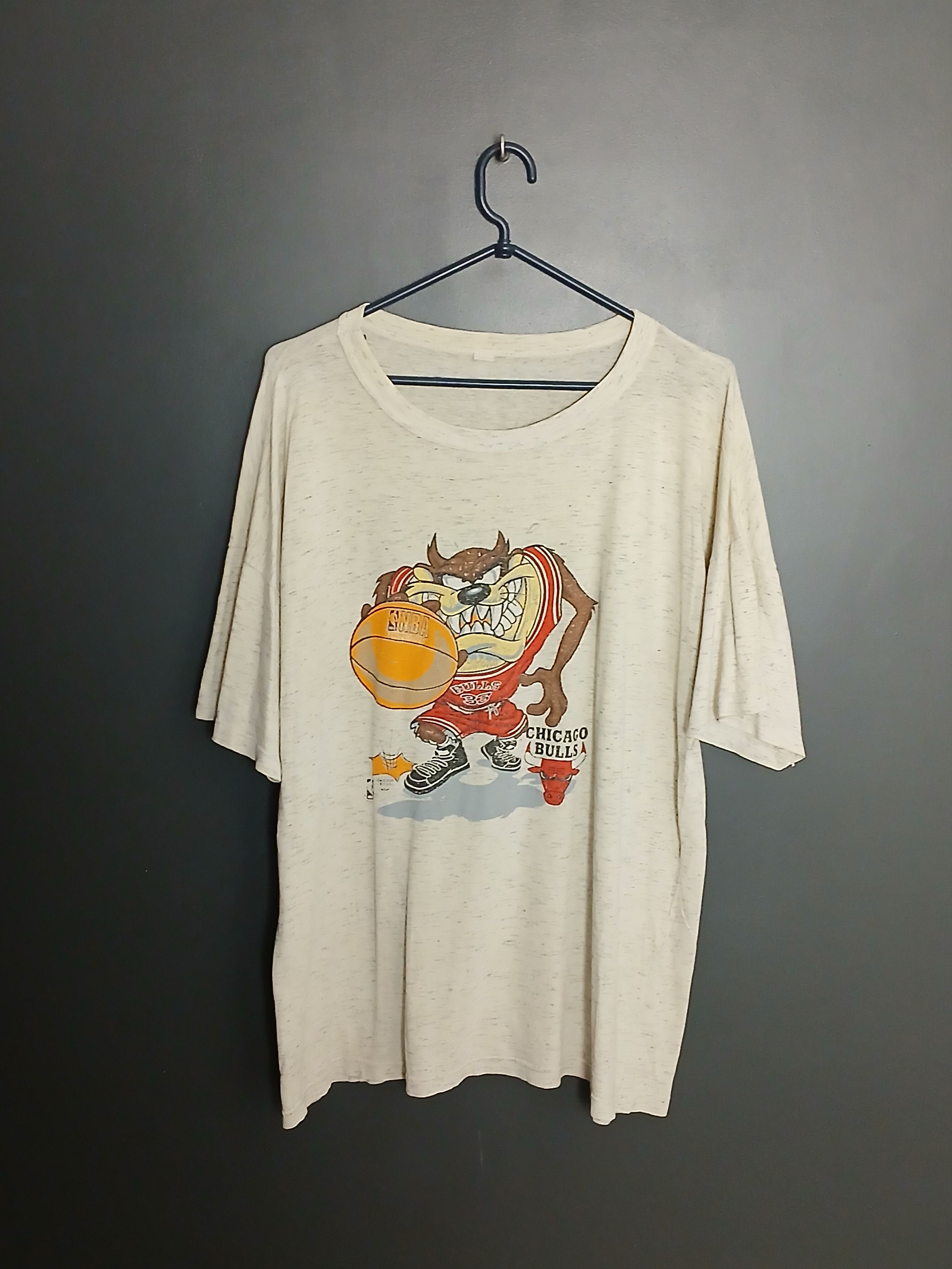 NBA × Vintage Vintage NBA Chicago Bulls Taz Basketball T-Shirt Size US XXL / EU 58 / 5 - 1 Thumbnail