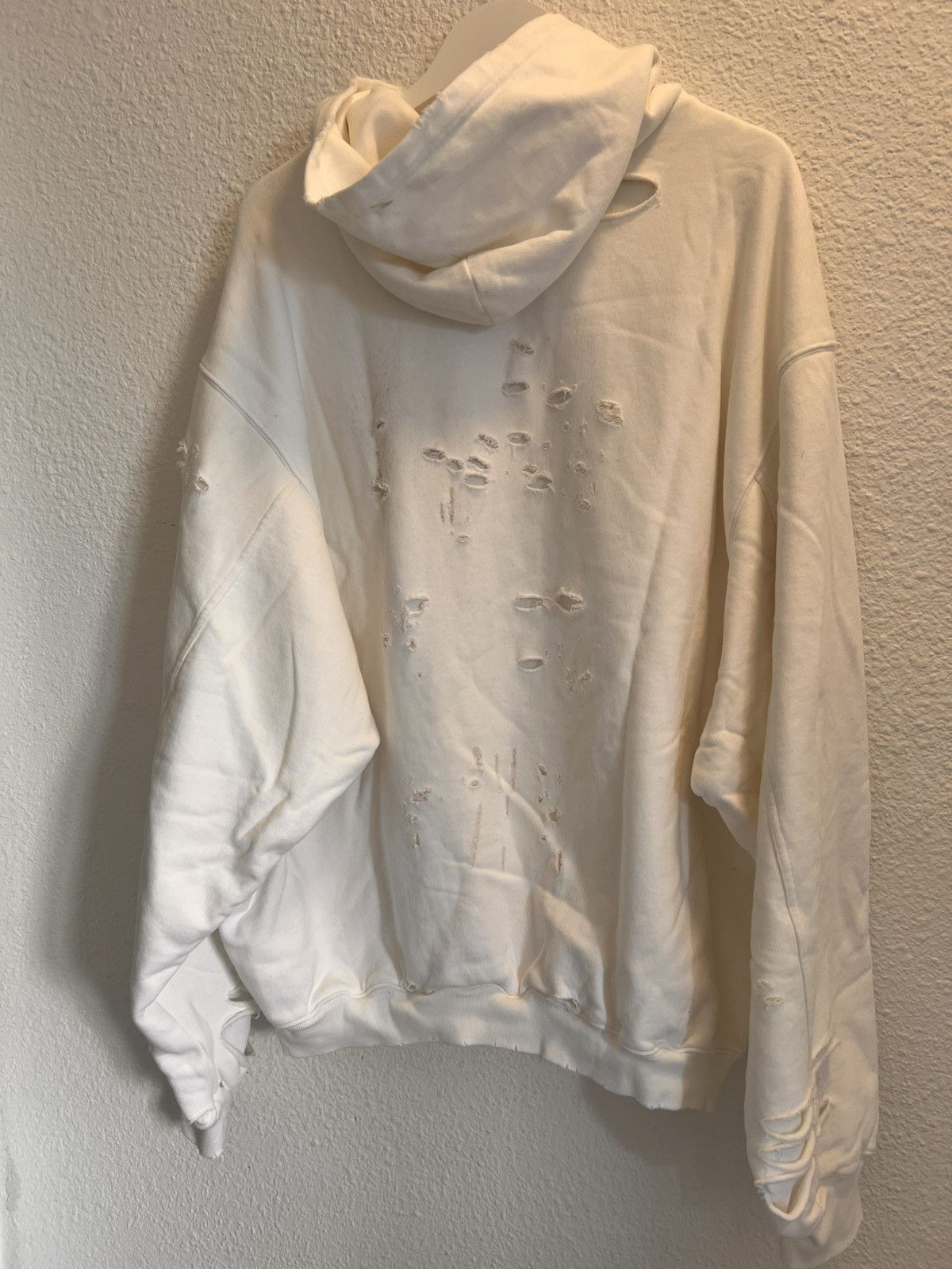 Balenciaga Balenciaga Logo Destroyed Hoodie Size US S / EU 44-46 / 1 - 4 Thumbnail