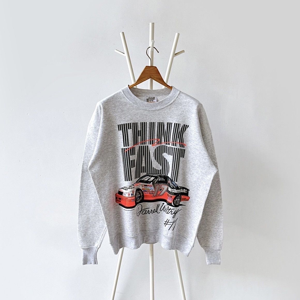 Vintage 90s Darrell Waltrip NASCAR racings sweatshirt/ XL Size US XL / EU 56 / 4 - 1 Thumbnail