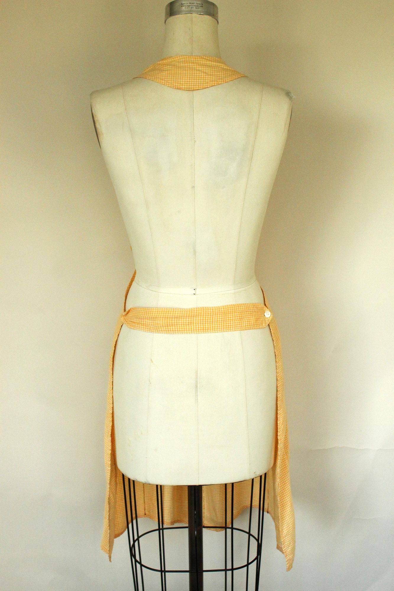 Vintage Vintage 1960s Apron, Orange Gingham Pinafore With Pocket Size ONE SIZE - 9 Thumbnail