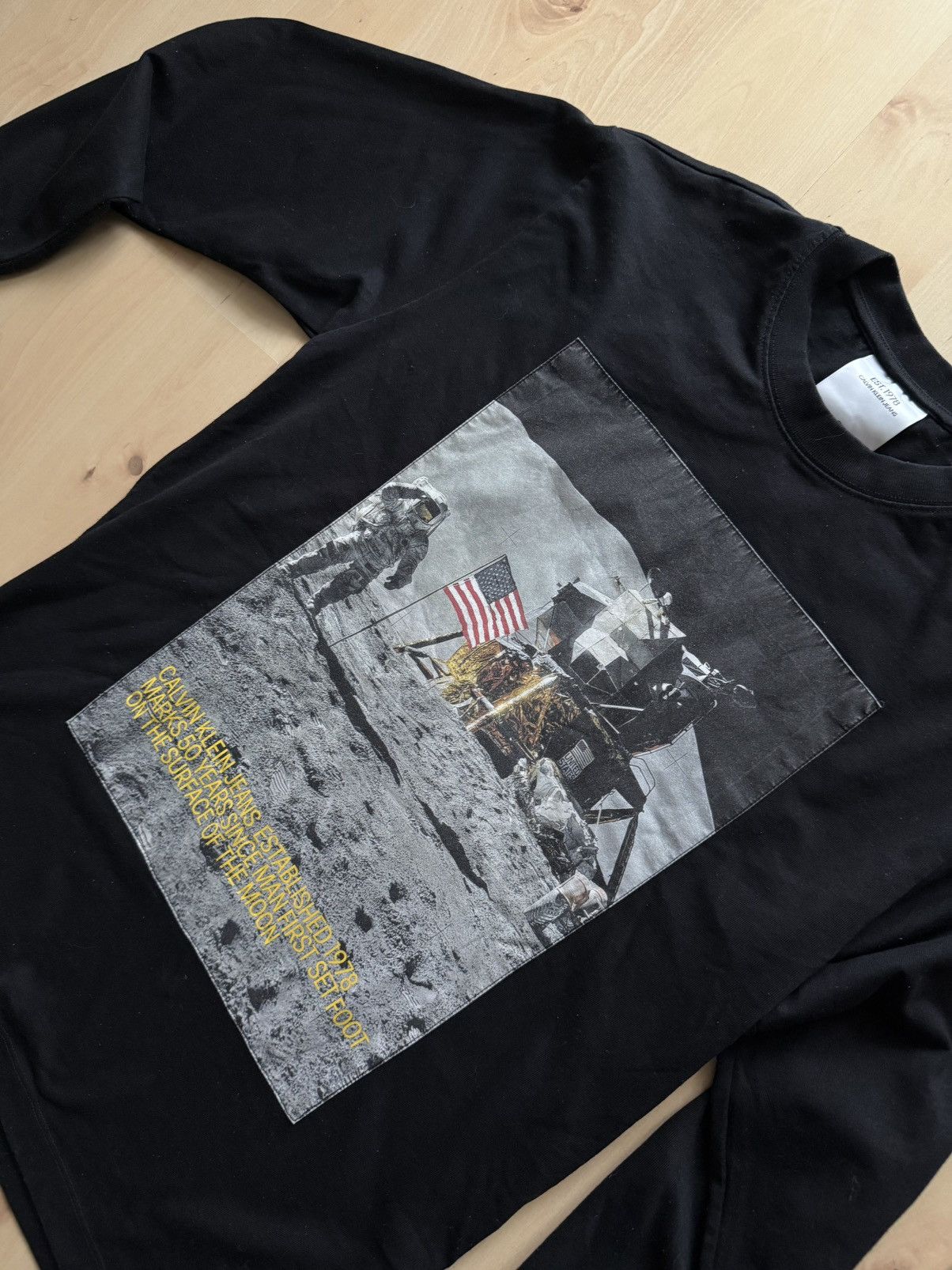 Calvin Klein Calvin Klein Apollo nasa long sleeve tshirt Size US S / EU 44-46 / 1 - 3 Thumbnail