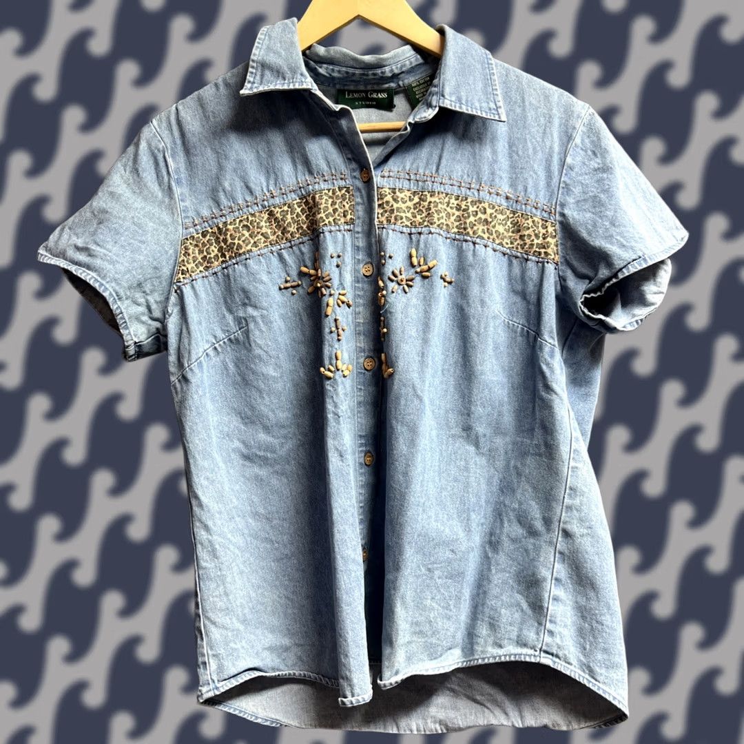 Vintage Lemon Grass Denim Shirt Women L Blue Animal Print Wood Beads Button-Up Short Sleeve Casual Travel 100% Cotton Denim Embroidered Solid Collared Size L / US 10 / IT 46 - 1 Thumbnail